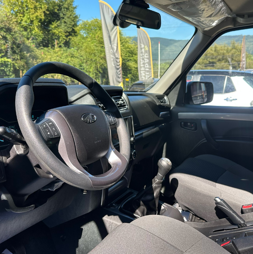 Mahindra New Pick Up — foto 5 de 20