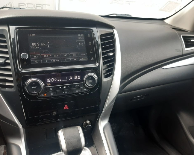Mitsubishi Montero Sport — foto 7 de 13