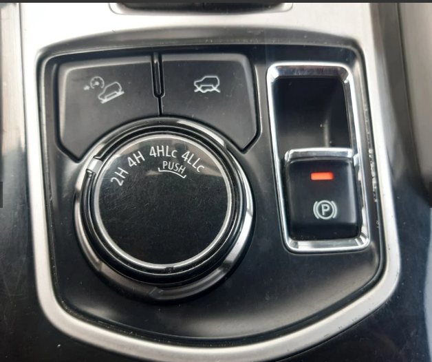 Mitsubishi Montero Sport — foto 11 de 13