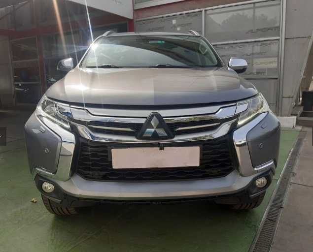 Mitsubishi Montero Sport — foto 2 de 13