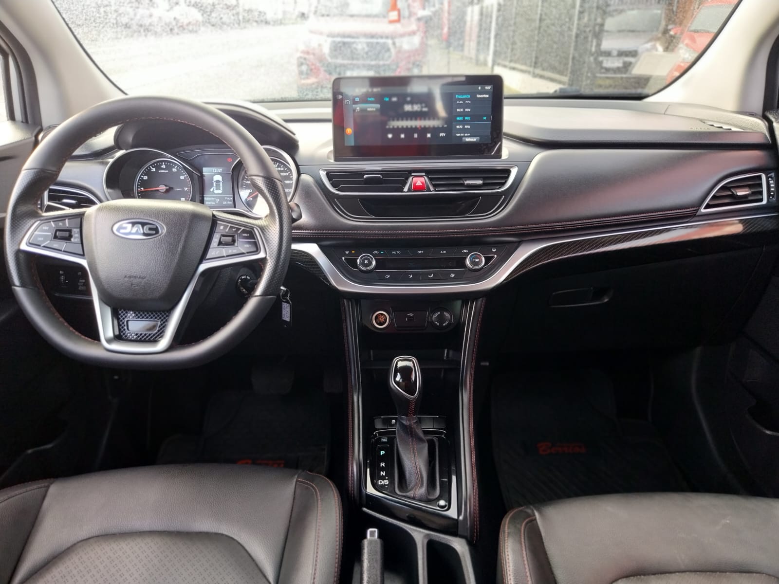 JAC Js3 — foto 3 de 5