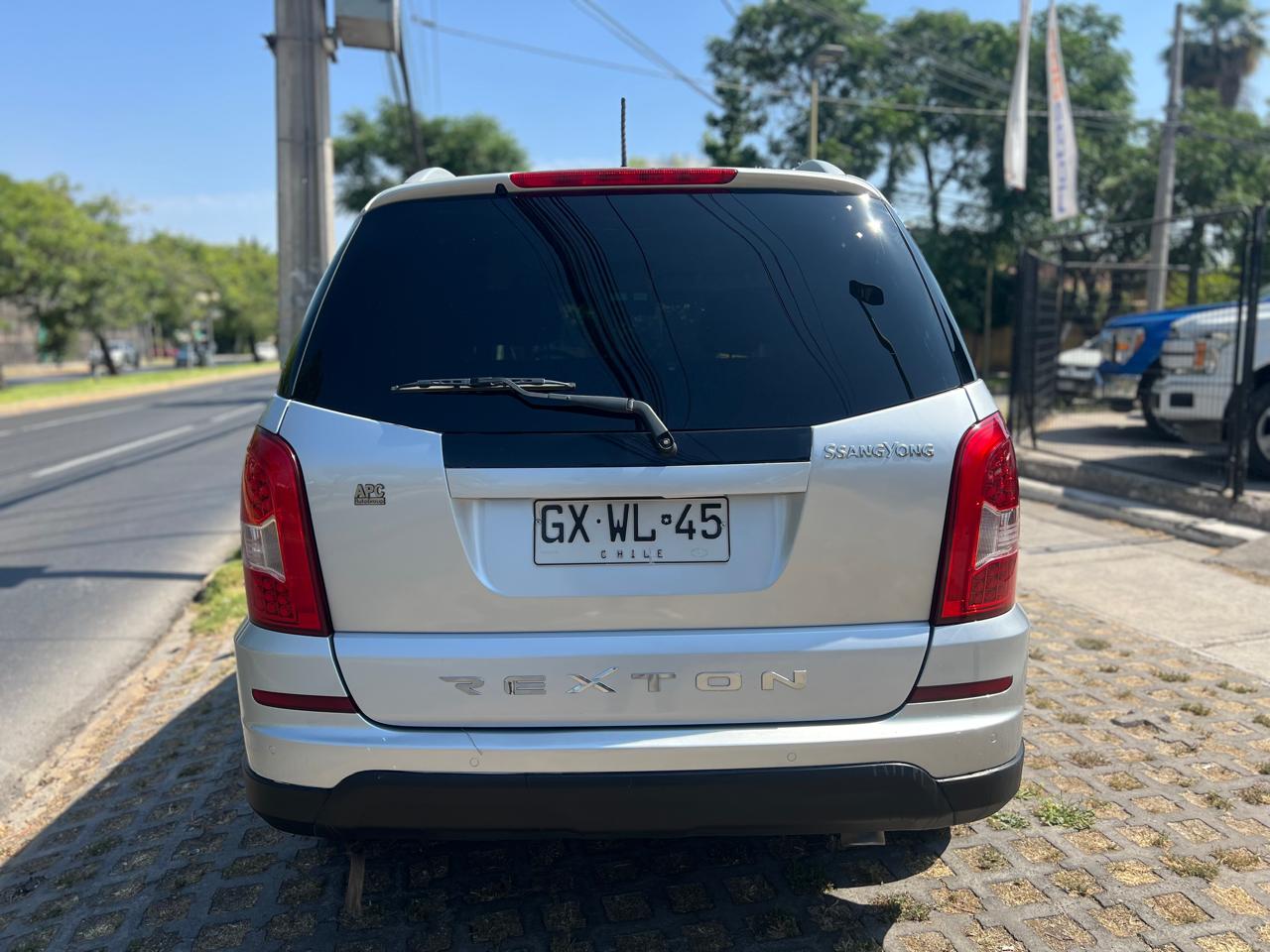 SsangYong Rexton — foto 5 de 20