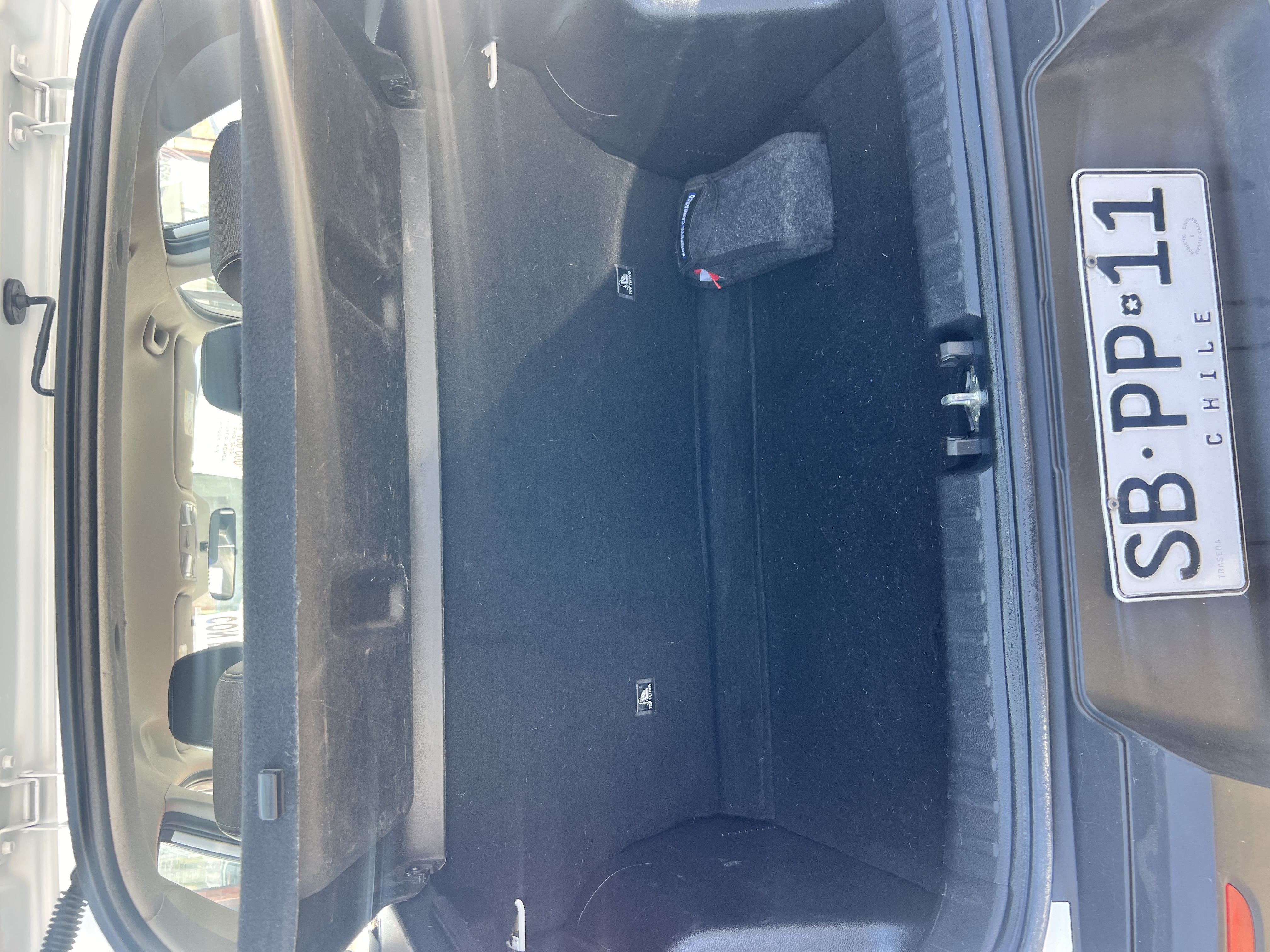 KIA Sonet — foto 6 de 7