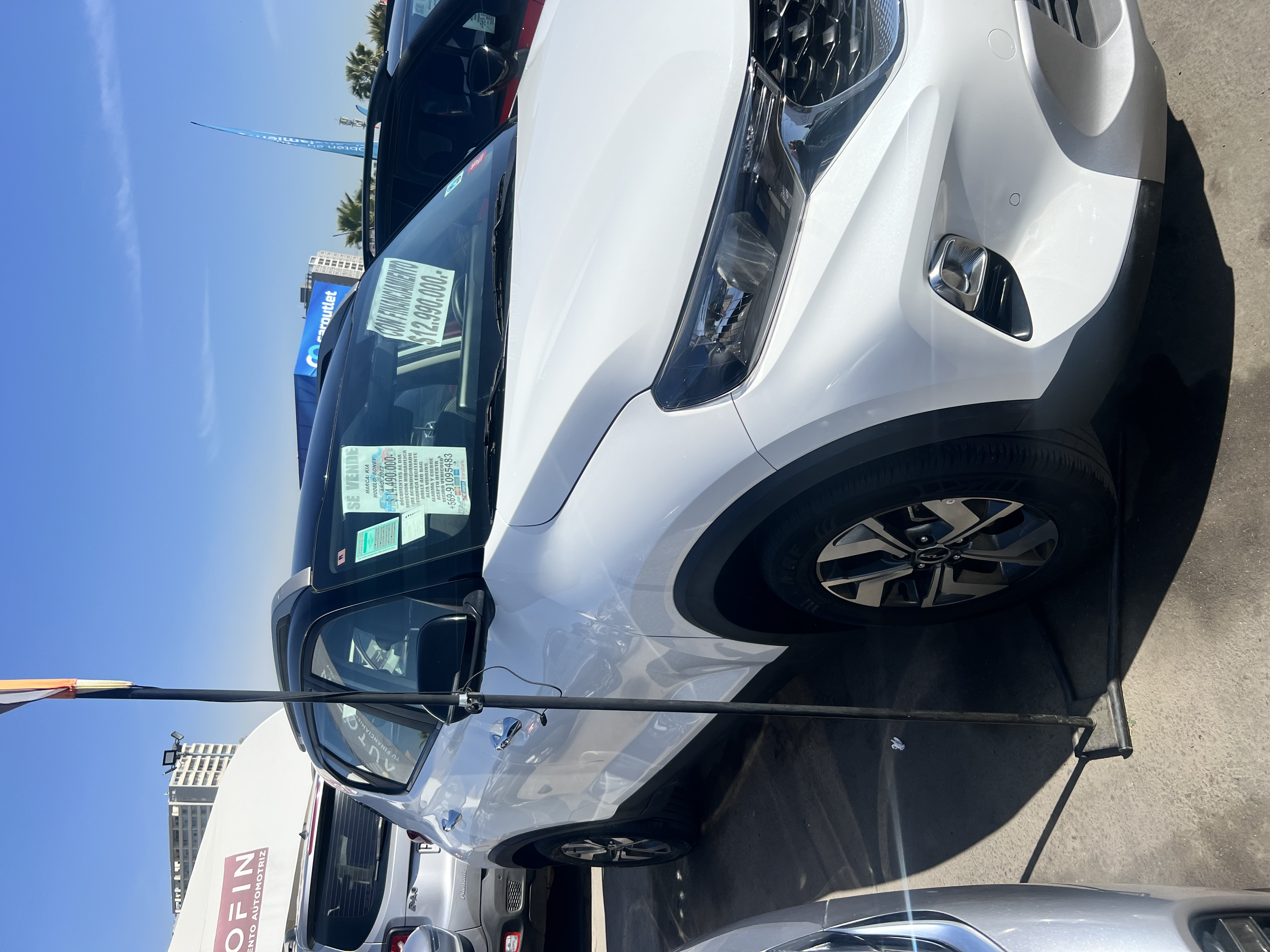 KIA Sonet — foto 3 de 7