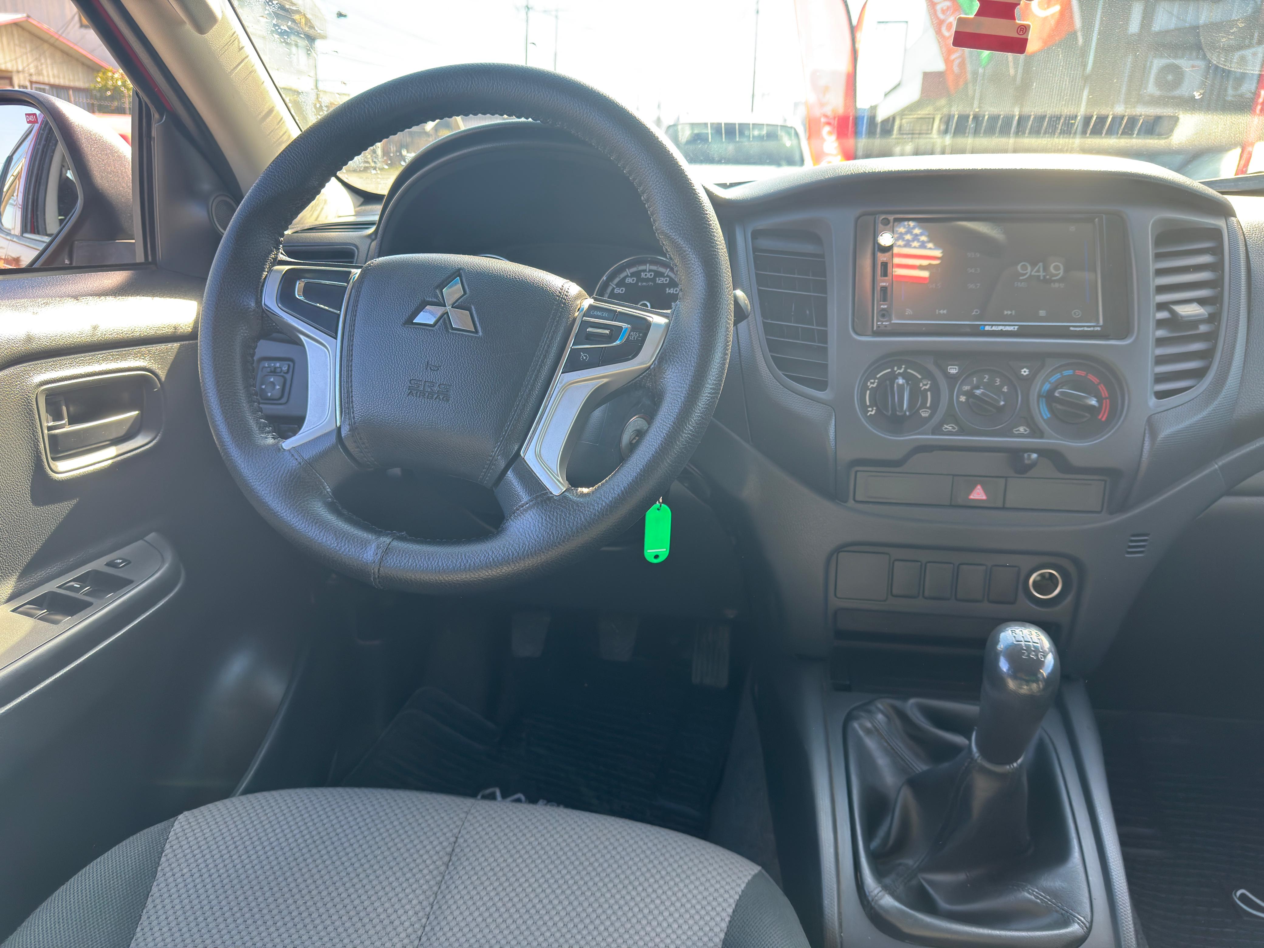 Mitsubishi L200 — foto 4 de 9
