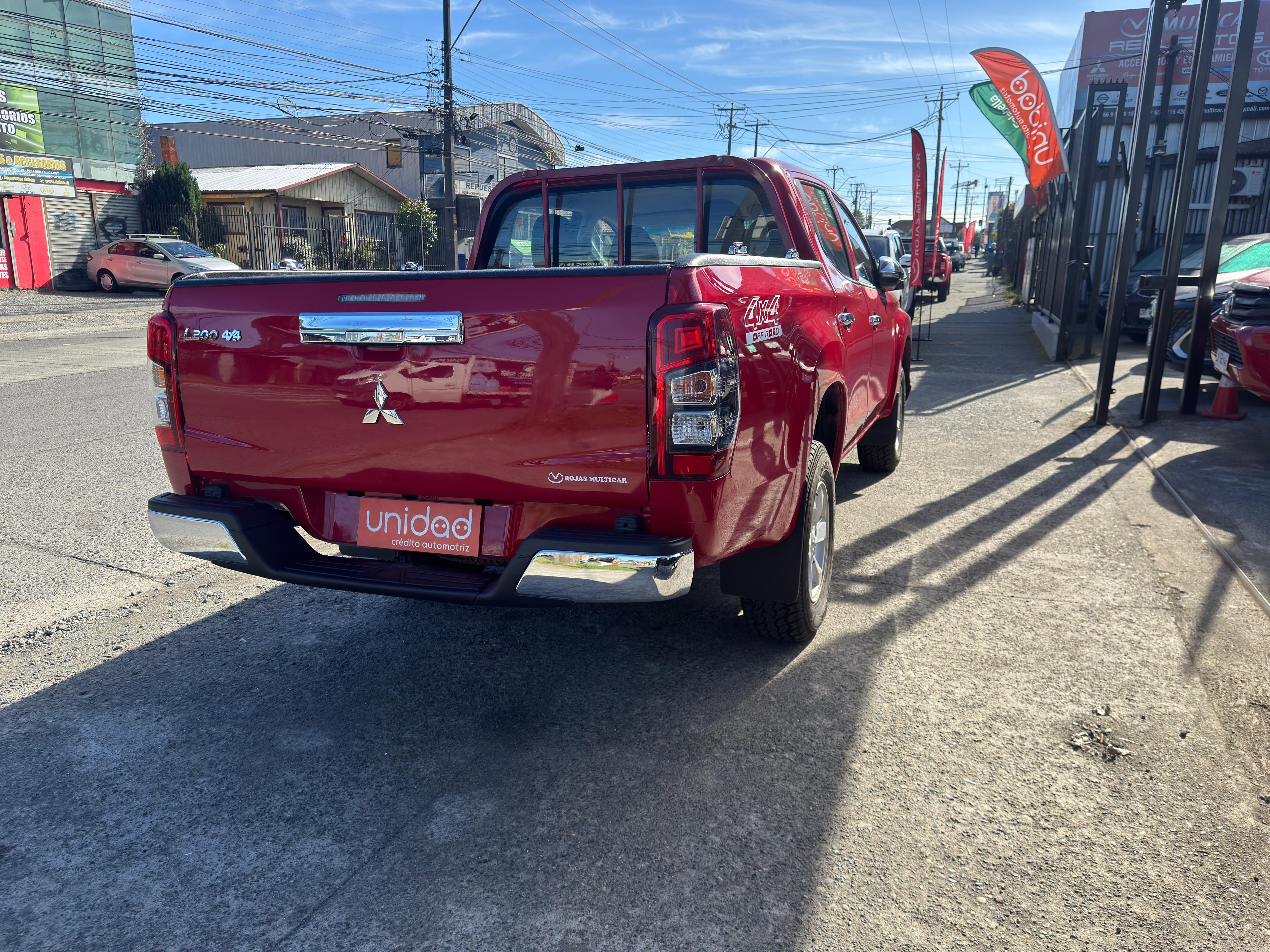 Mitsubishi L200 — foto 5 de 9
