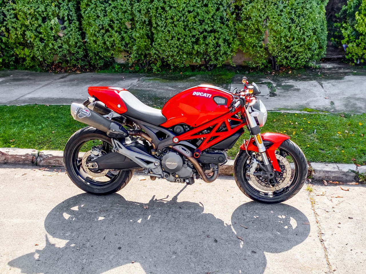 Ducati Monster 696