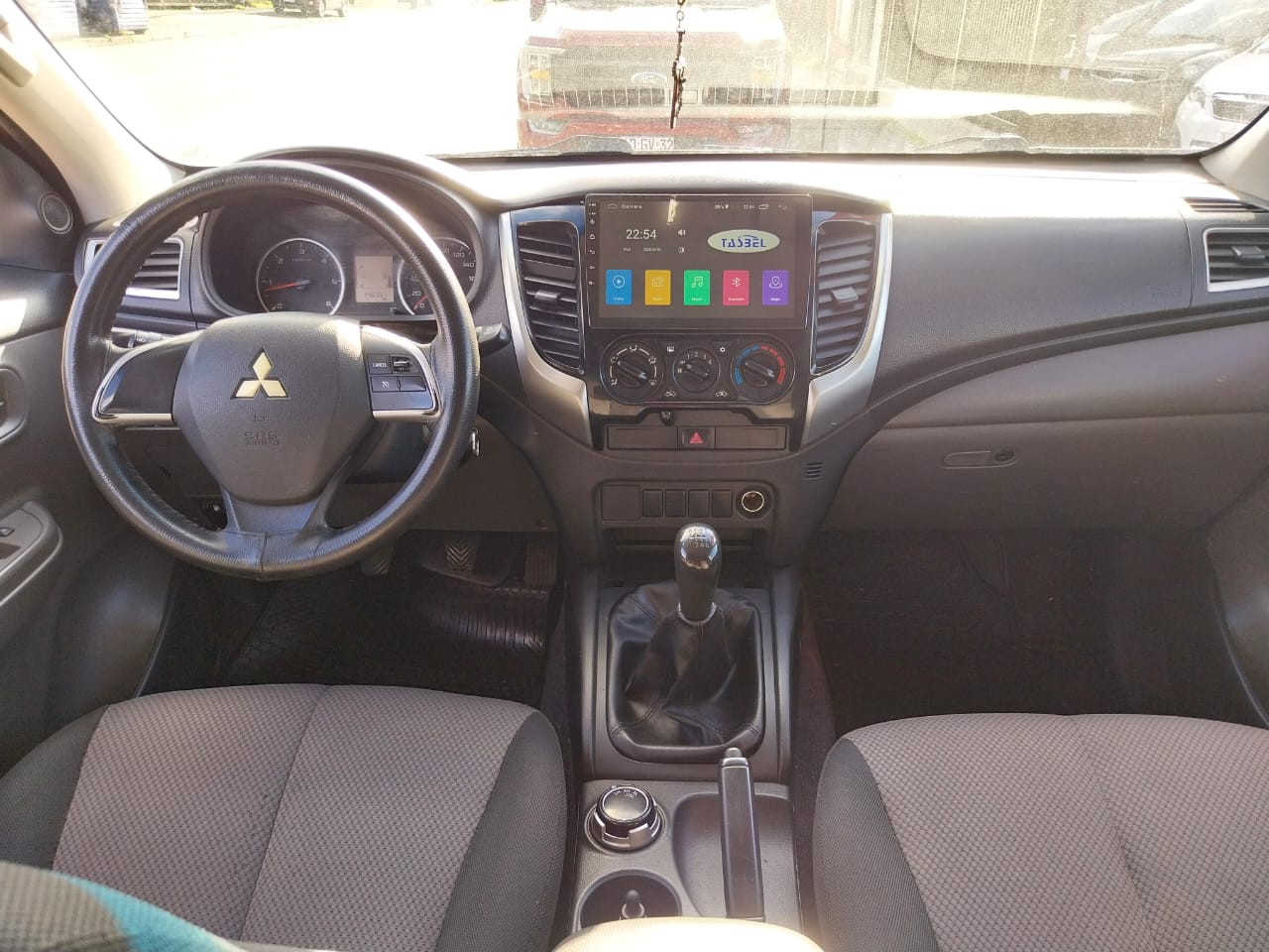 Mitsubishi L200 — foto 3 de 6