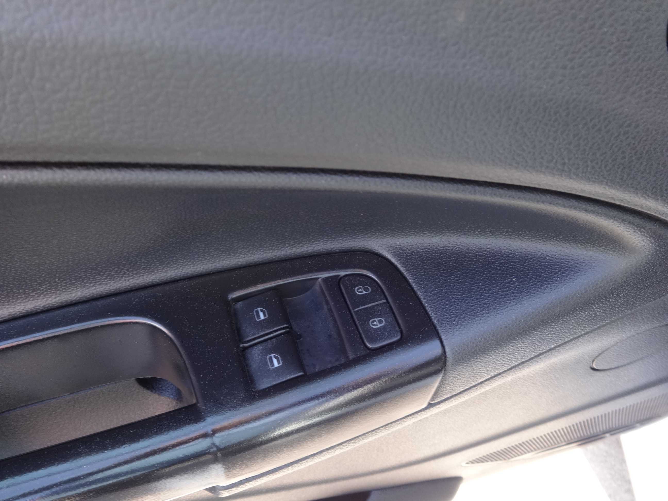 Volkswagen Saveiro — foto 10 de 19
