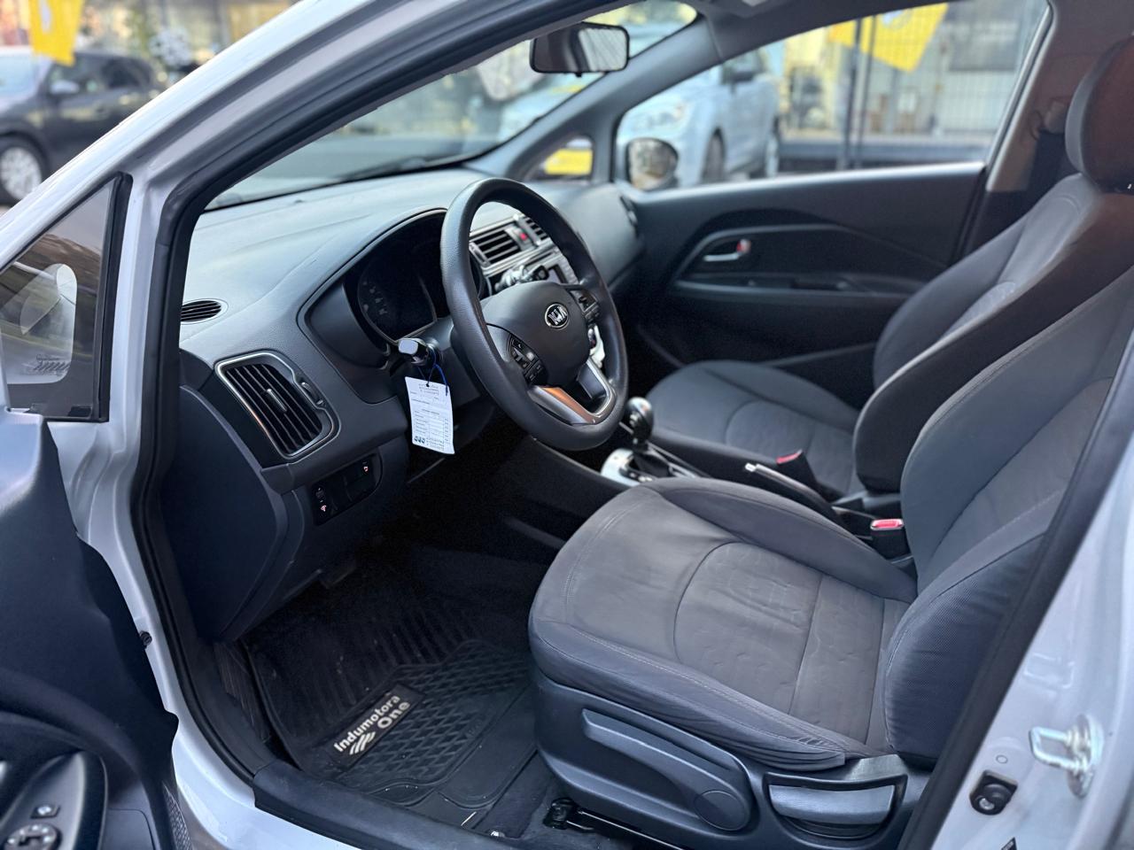 KIA Rio5 — foto 14 de 14