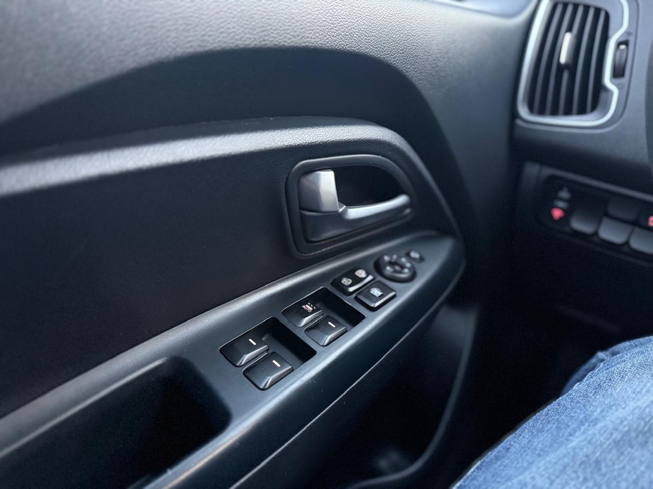 KIA Rio5 — foto 11 de 14