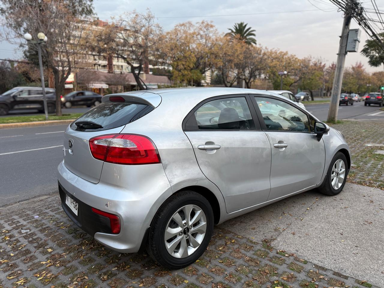 KIA Rio5 — foto 5 de 14