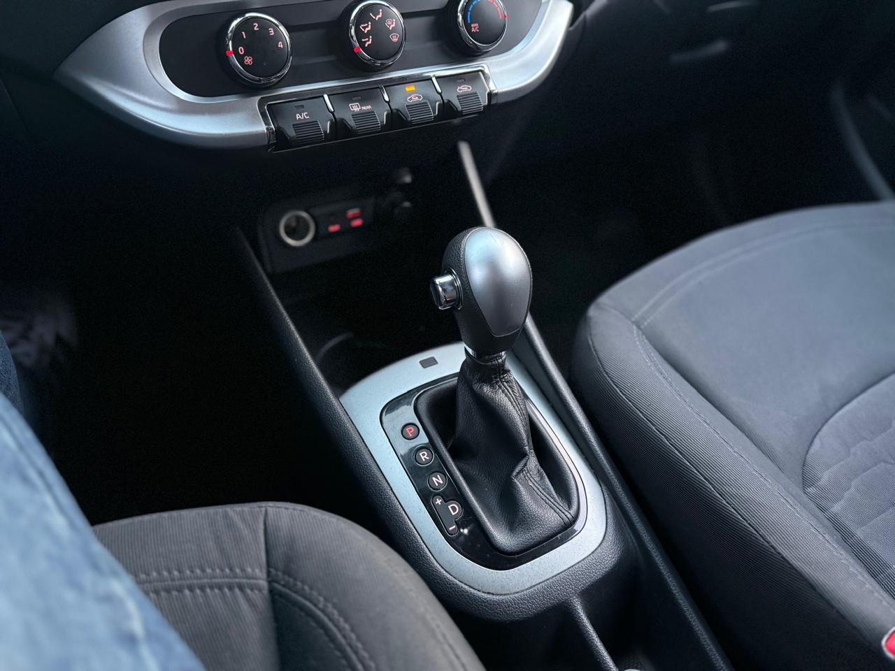 KIA Rio5 — foto 9 de 14