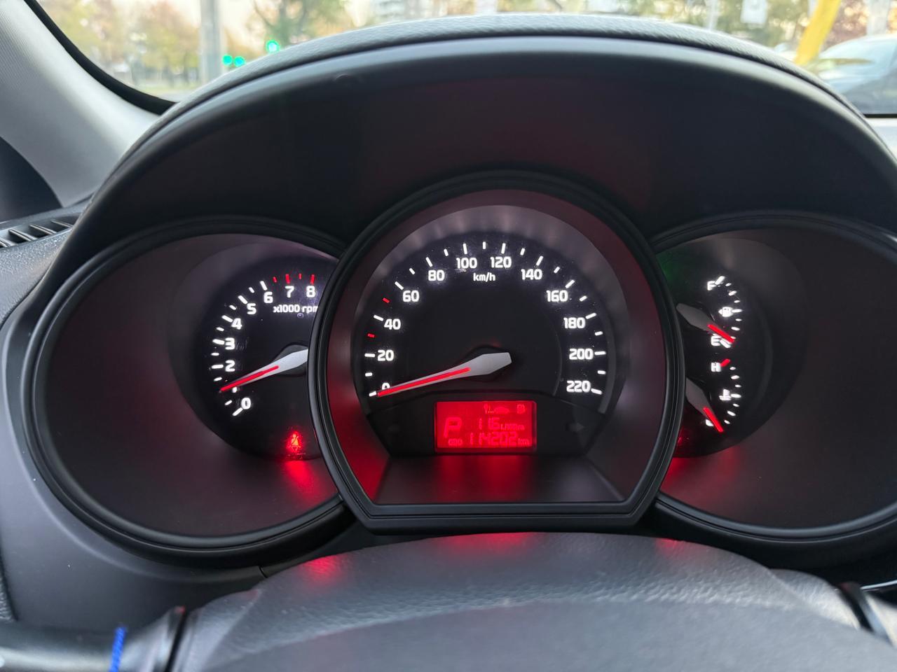 KIA Rio5 — foto 10 de 14
