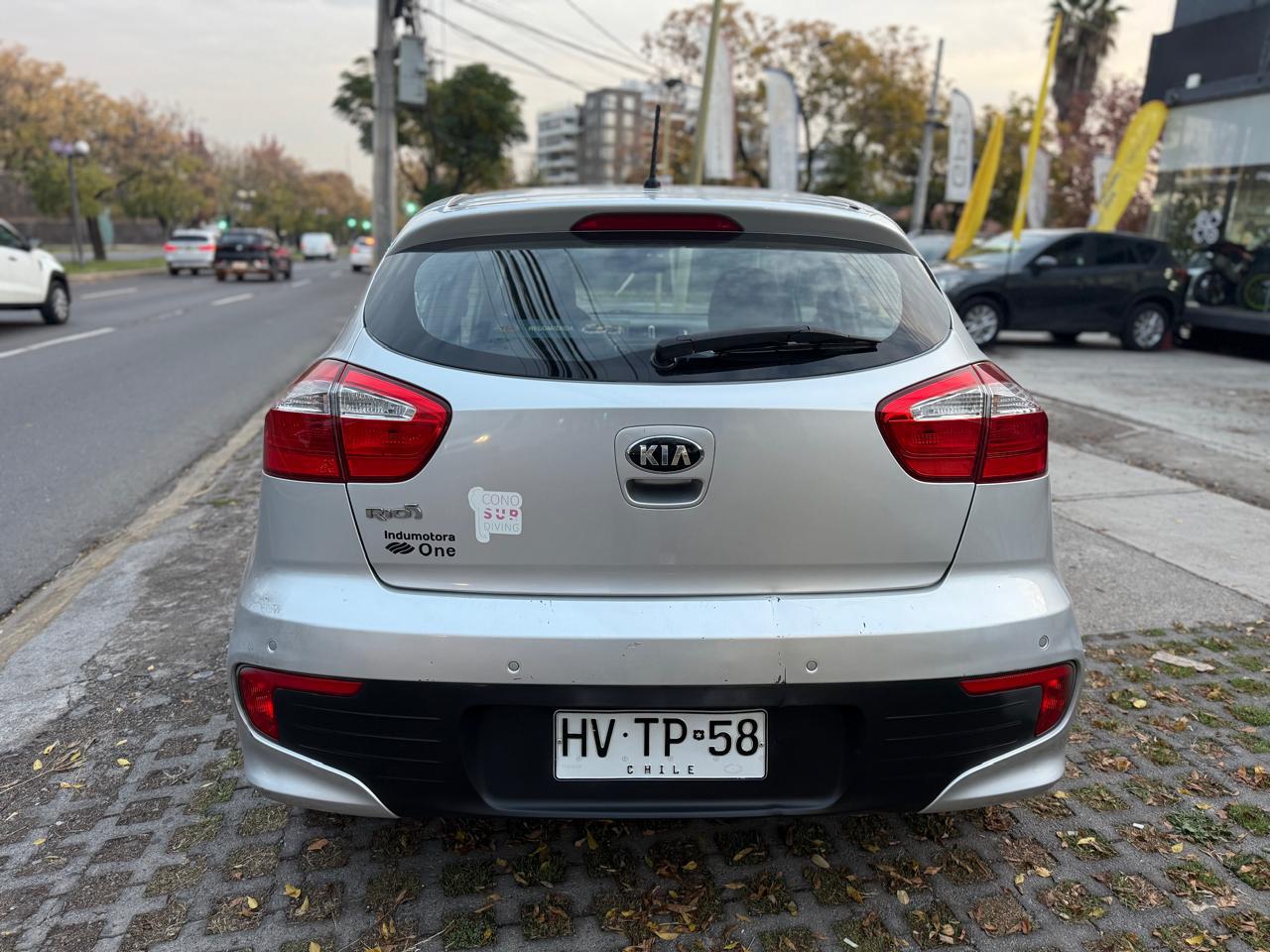 KIA Rio5 — foto 6 de 14
