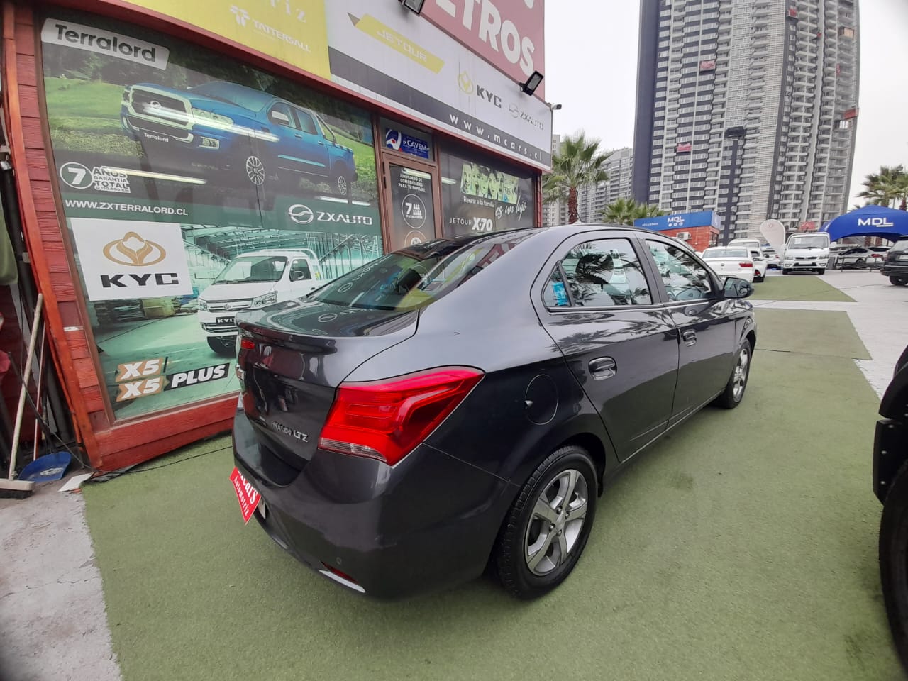 Chevrolet Prisma — foto 4 de 13