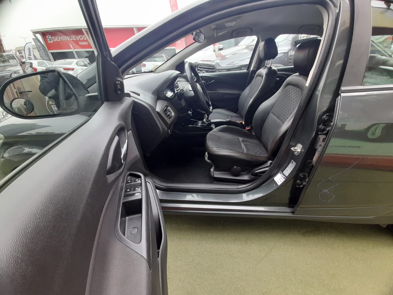 Chevrolet Prisma — foto 12 de 13