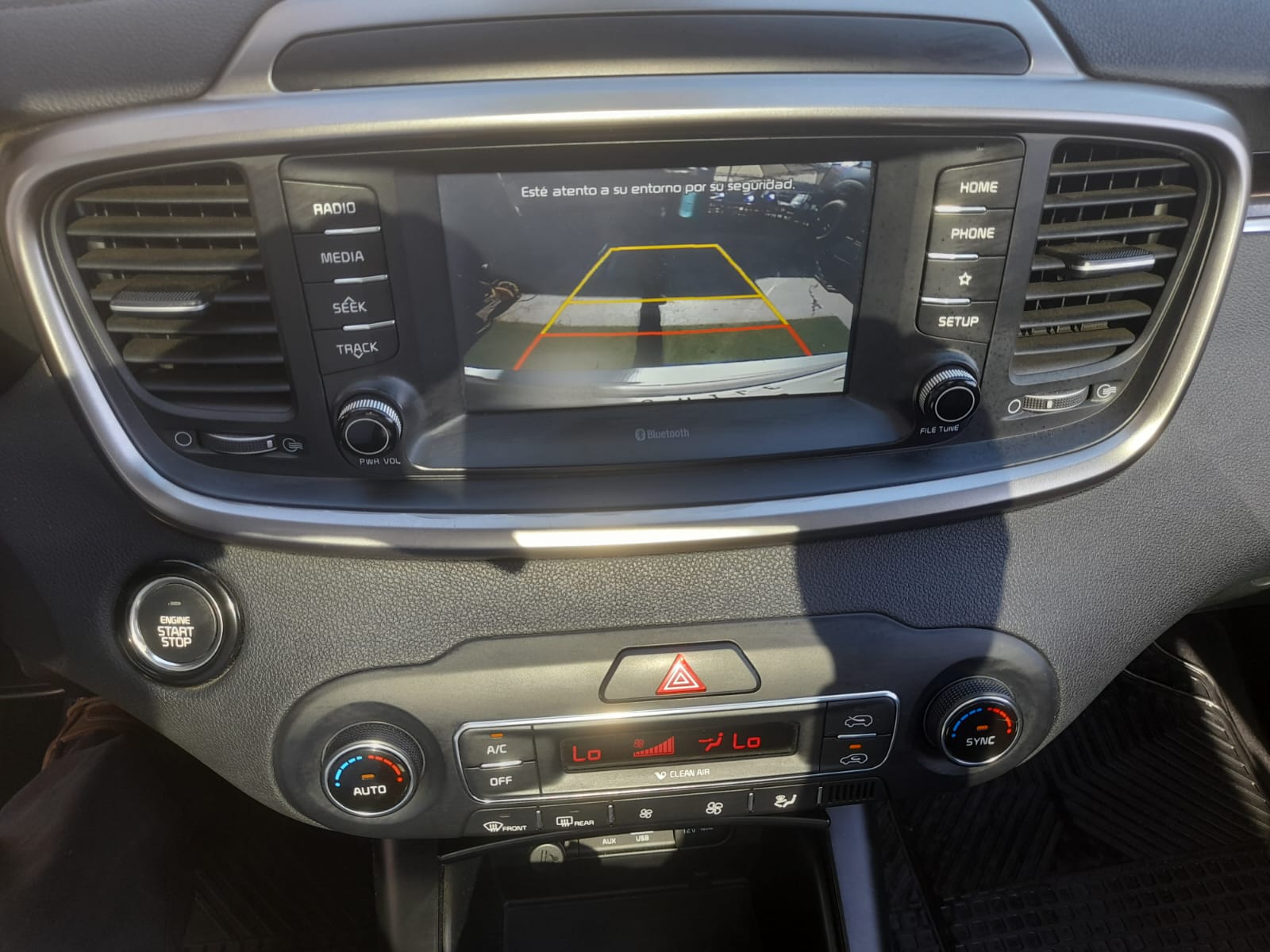 KIA Sorento — foto 13 de 20