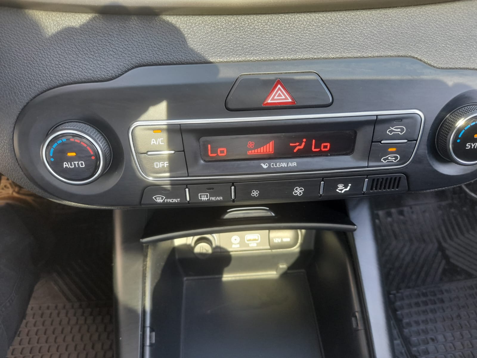KIA Sorento — foto 14 de 20