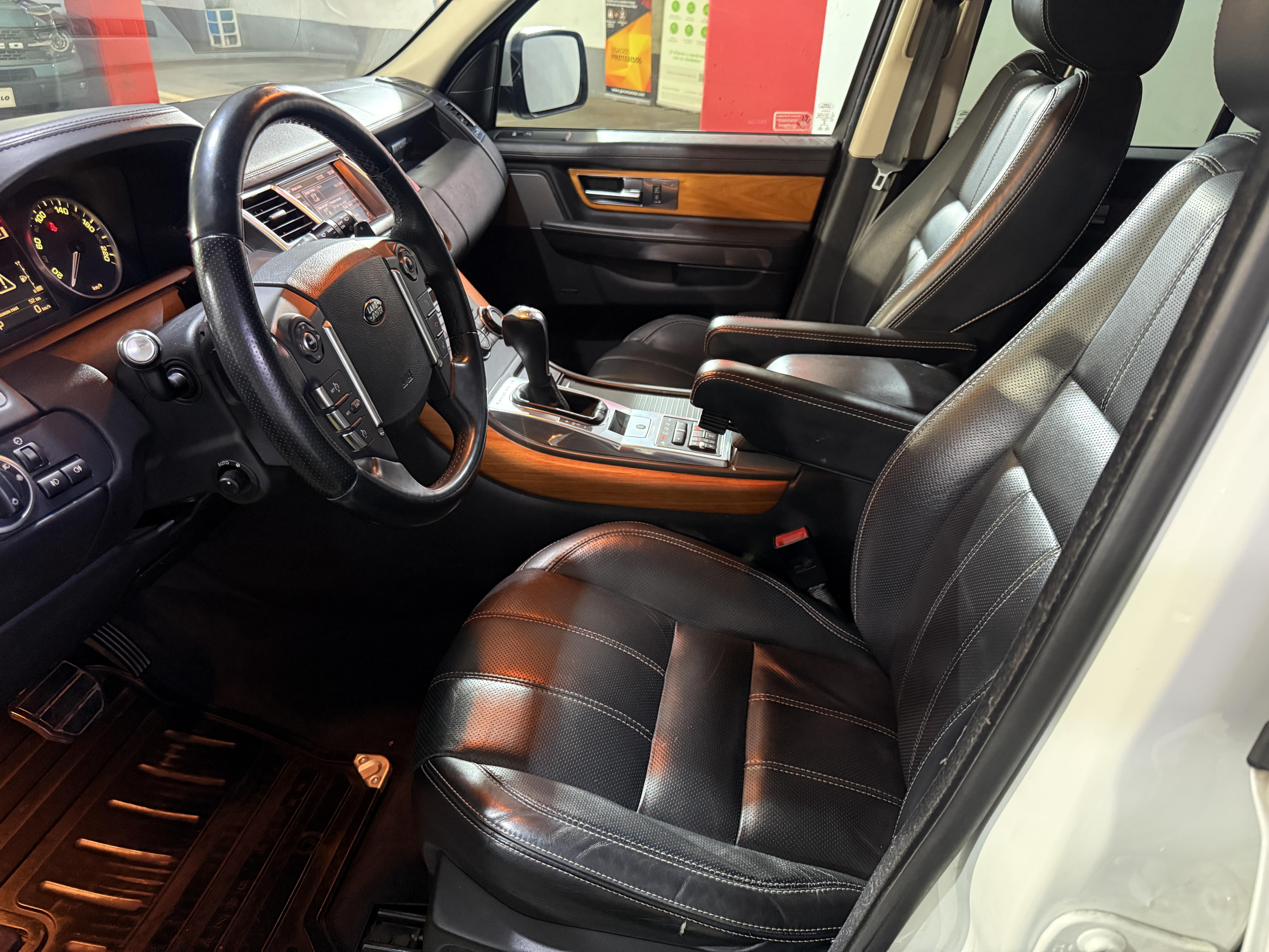 Land Rover Range Rover Sport — foto 9 de 14