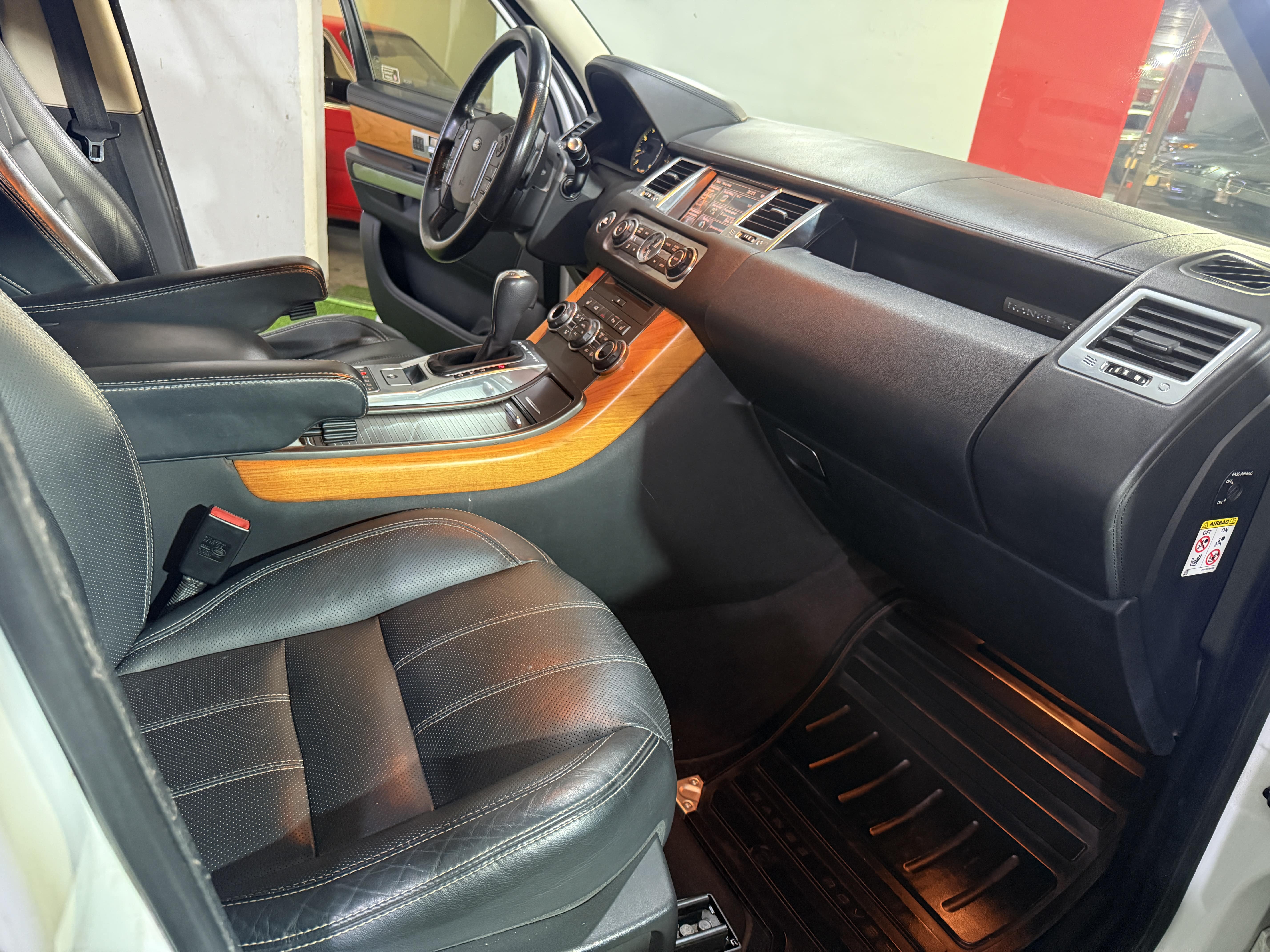 Land Rover Range Rover Sport — foto 14 de 14