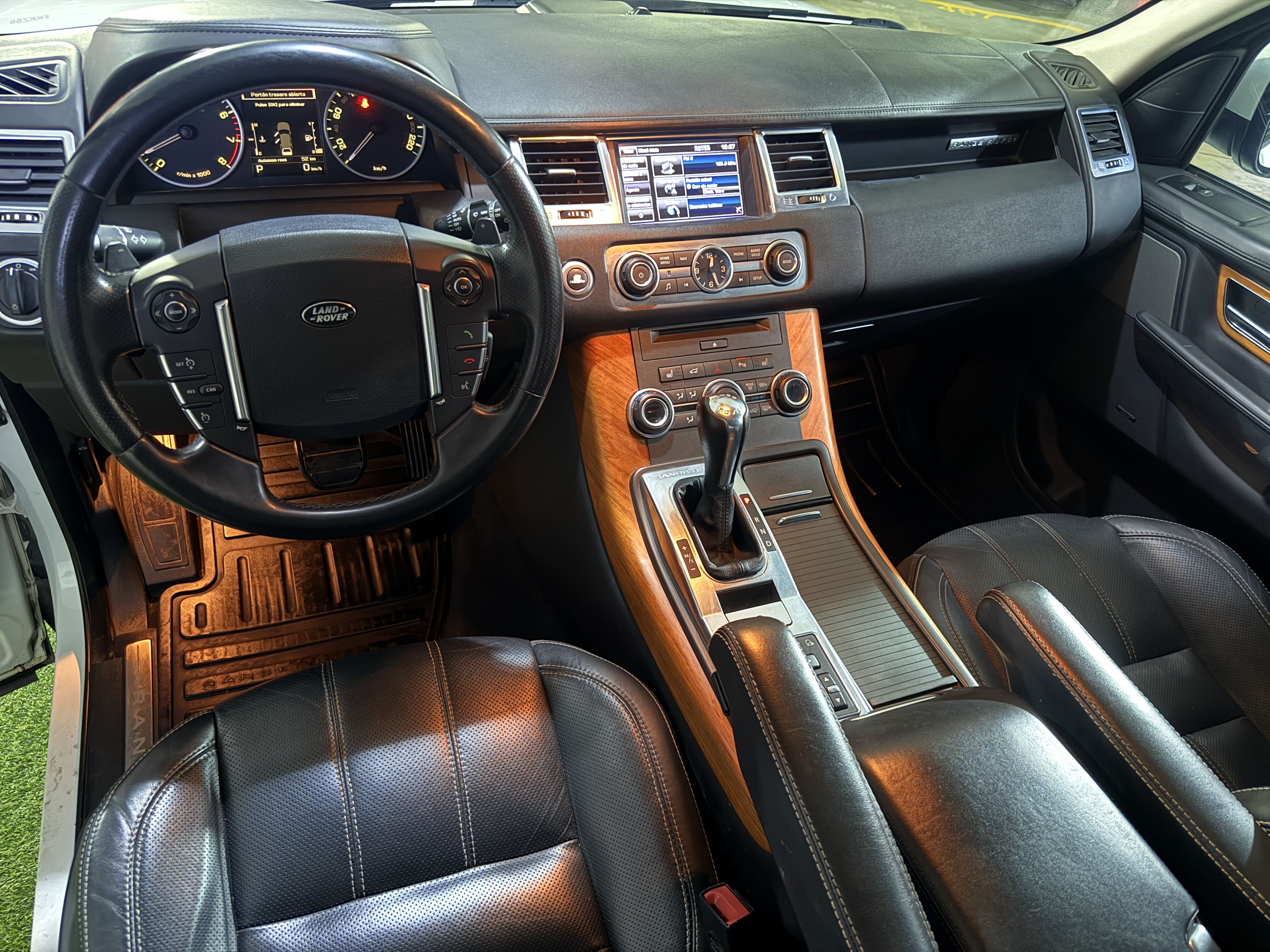 Land Rover Range Rover Sport — foto 11 de 14