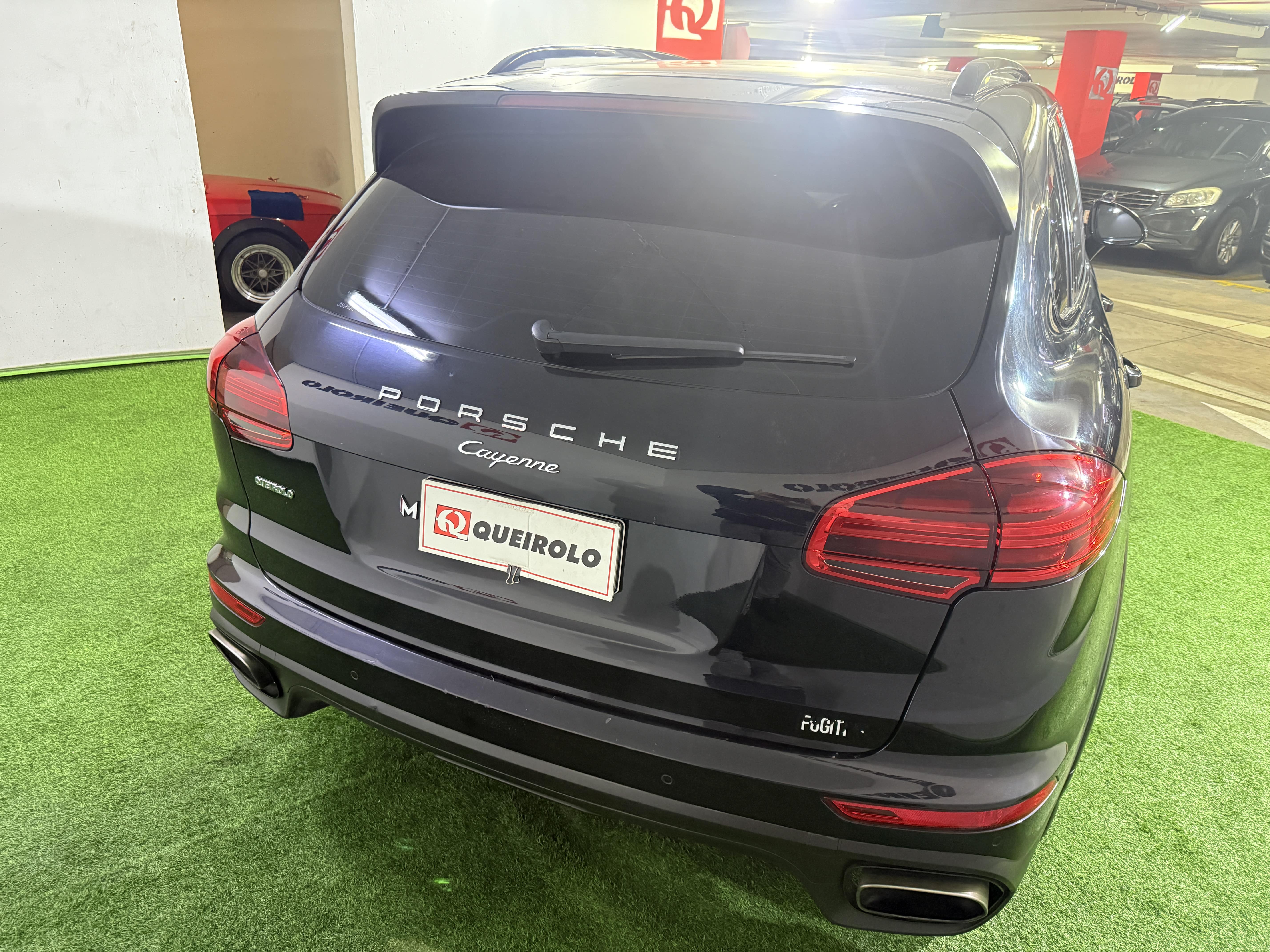 Porsche Cayenne — foto 9 de 14