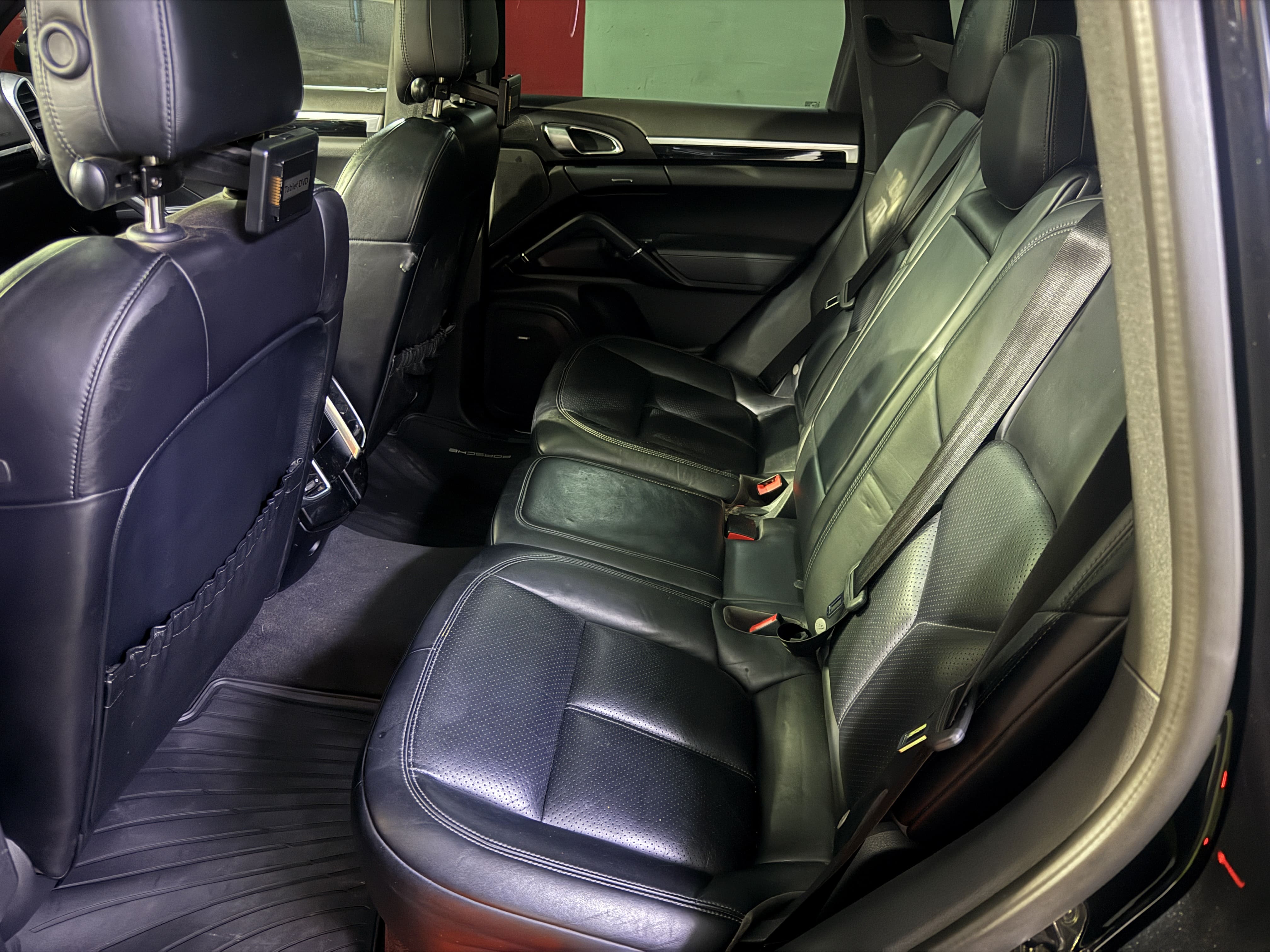 Porsche Cayenne — foto 11 de 14
