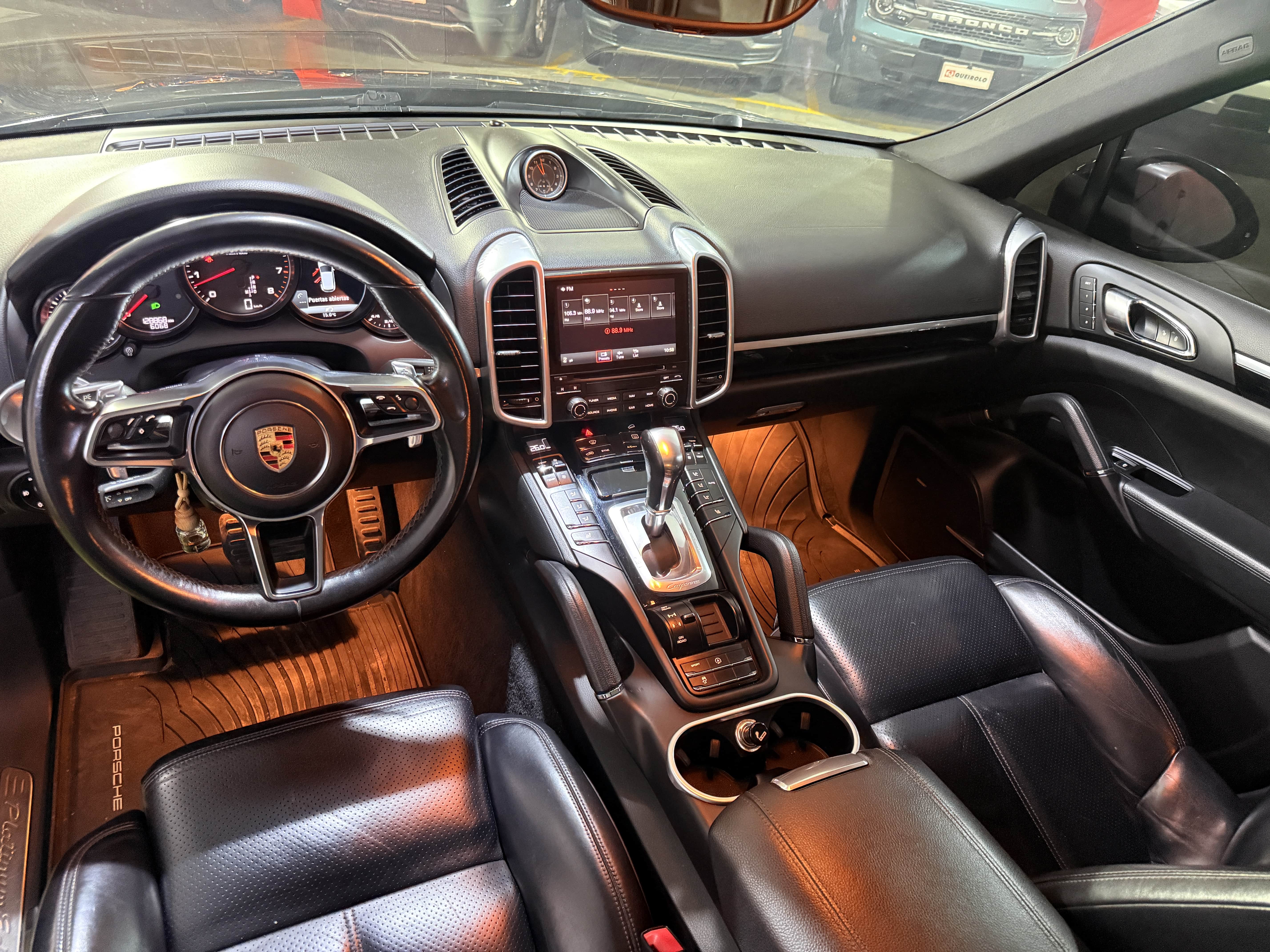 Porsche Cayenne — foto 13 de 14