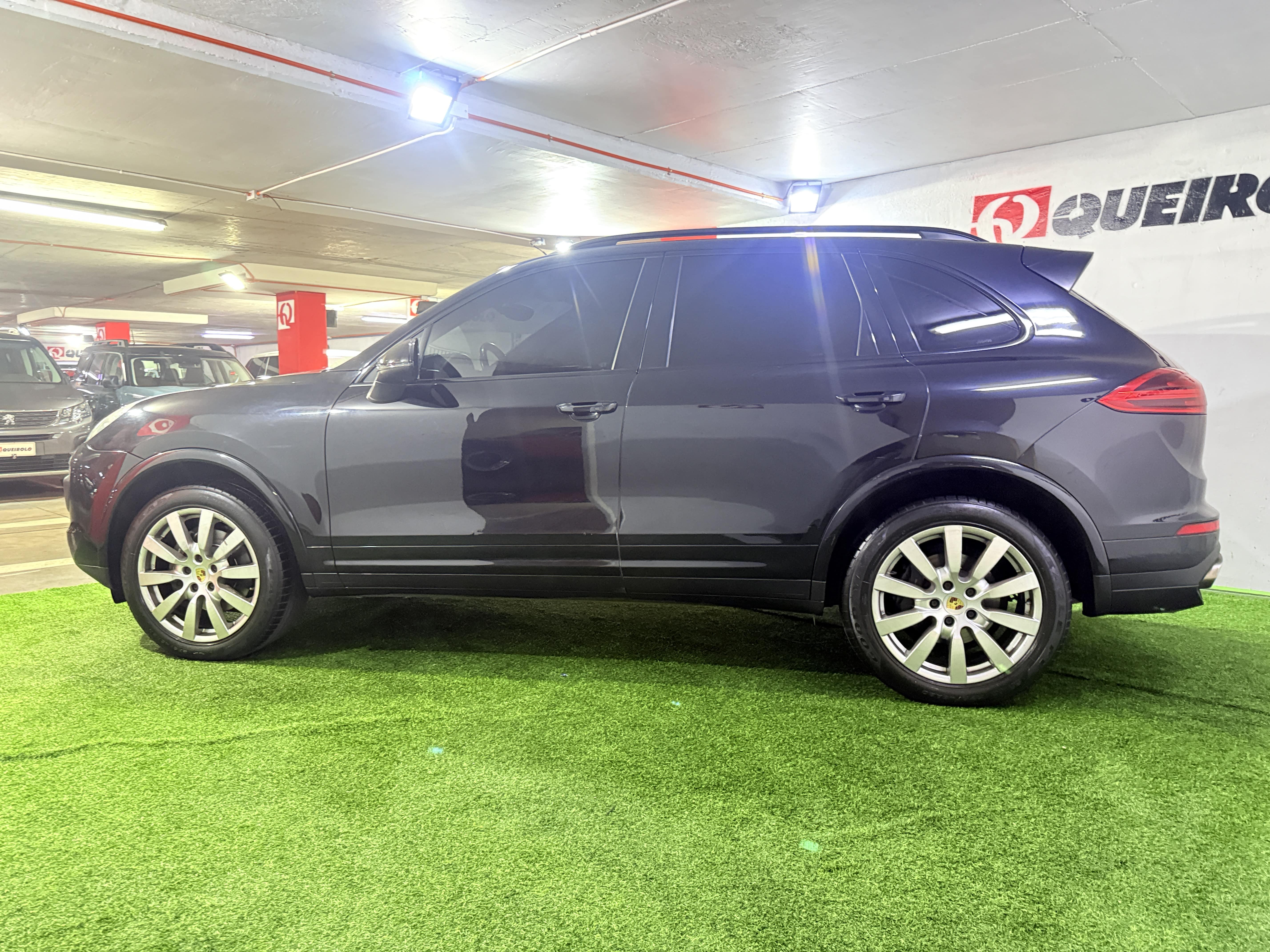 Porsche Cayenne — foto 6 de 14
