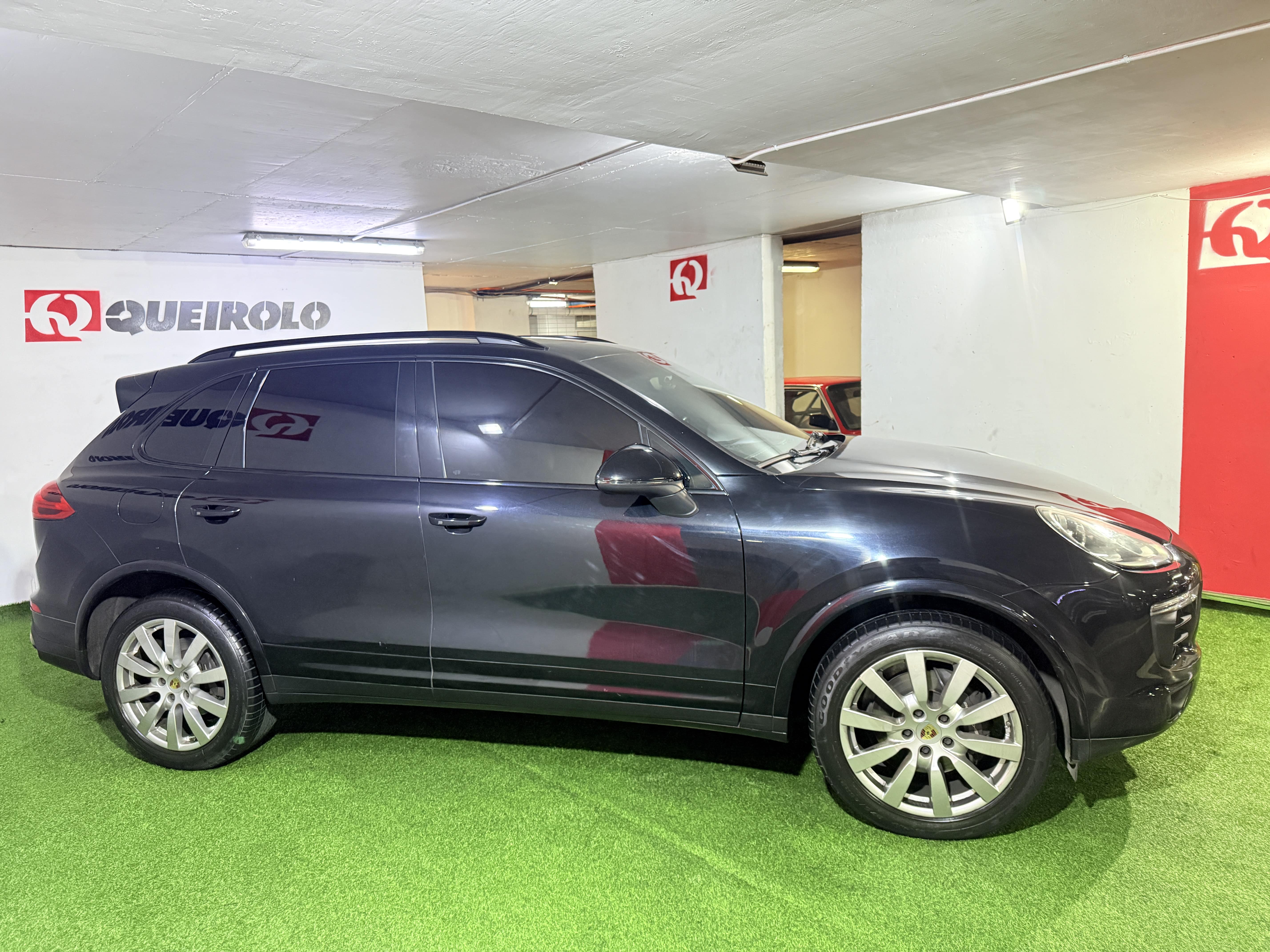 Porsche Cayenne — foto 5 de 14