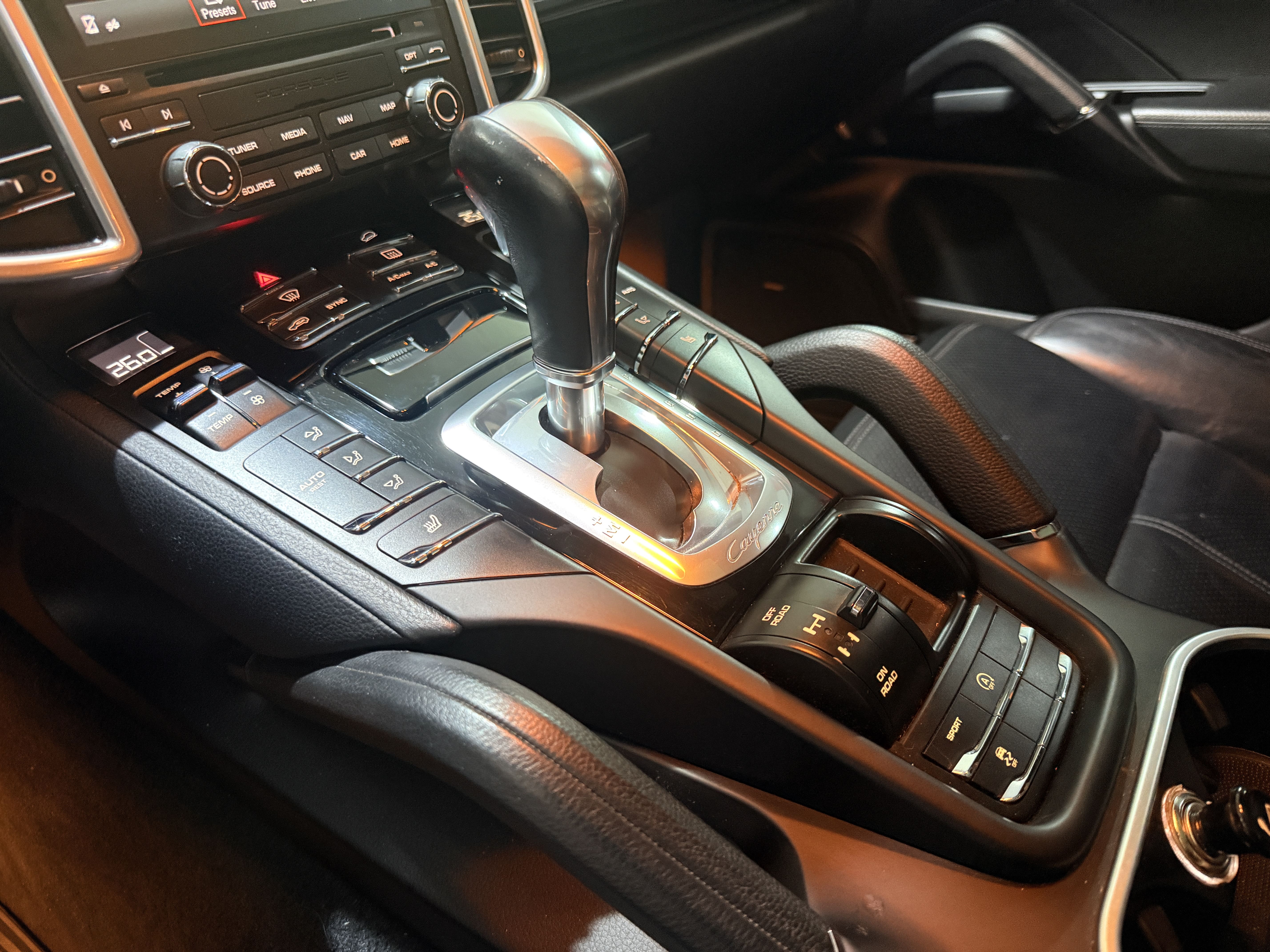 Porsche Cayenne — foto 14 de 14