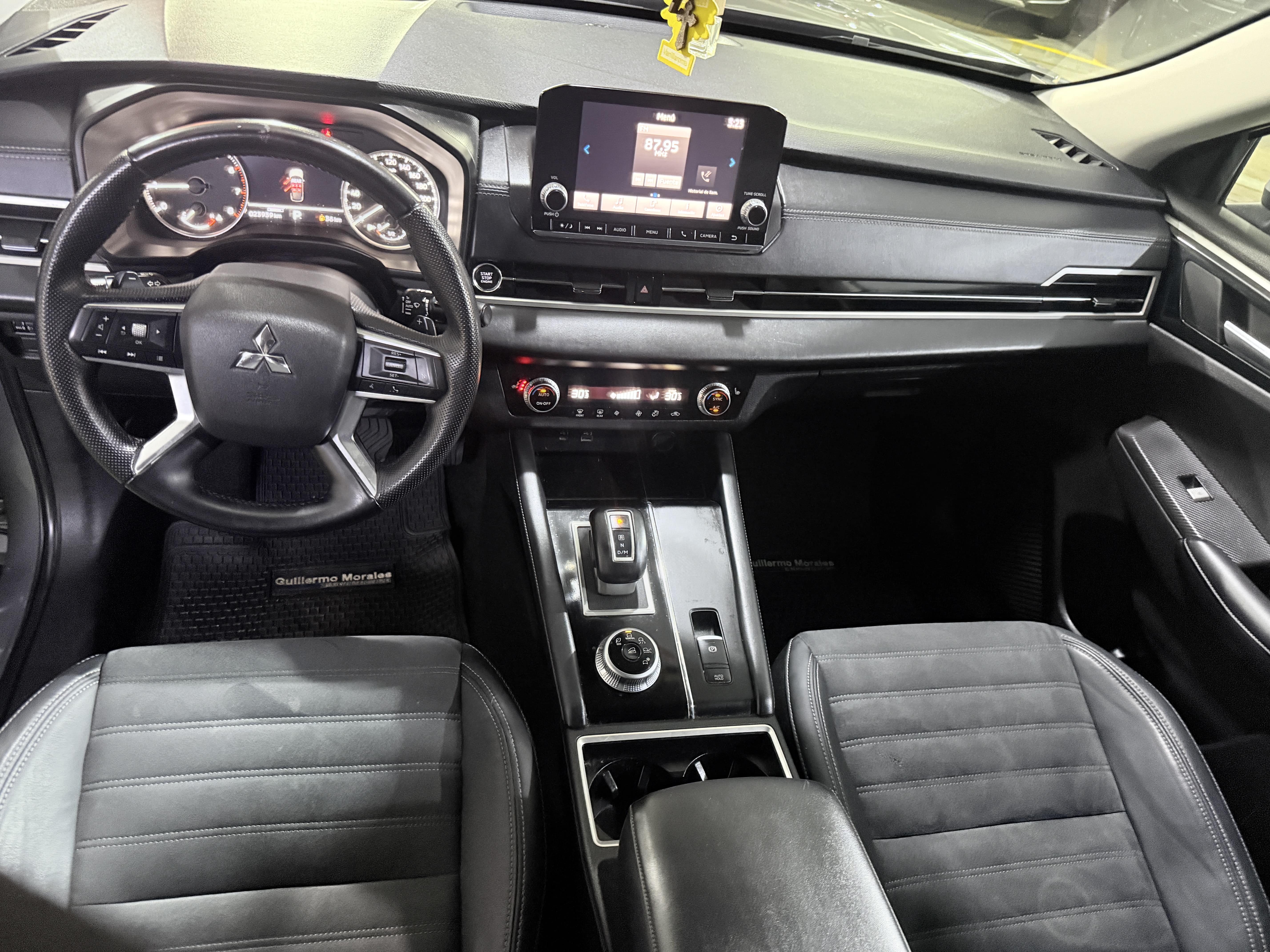 Mitsubishi Outlander — foto 15 de 16
