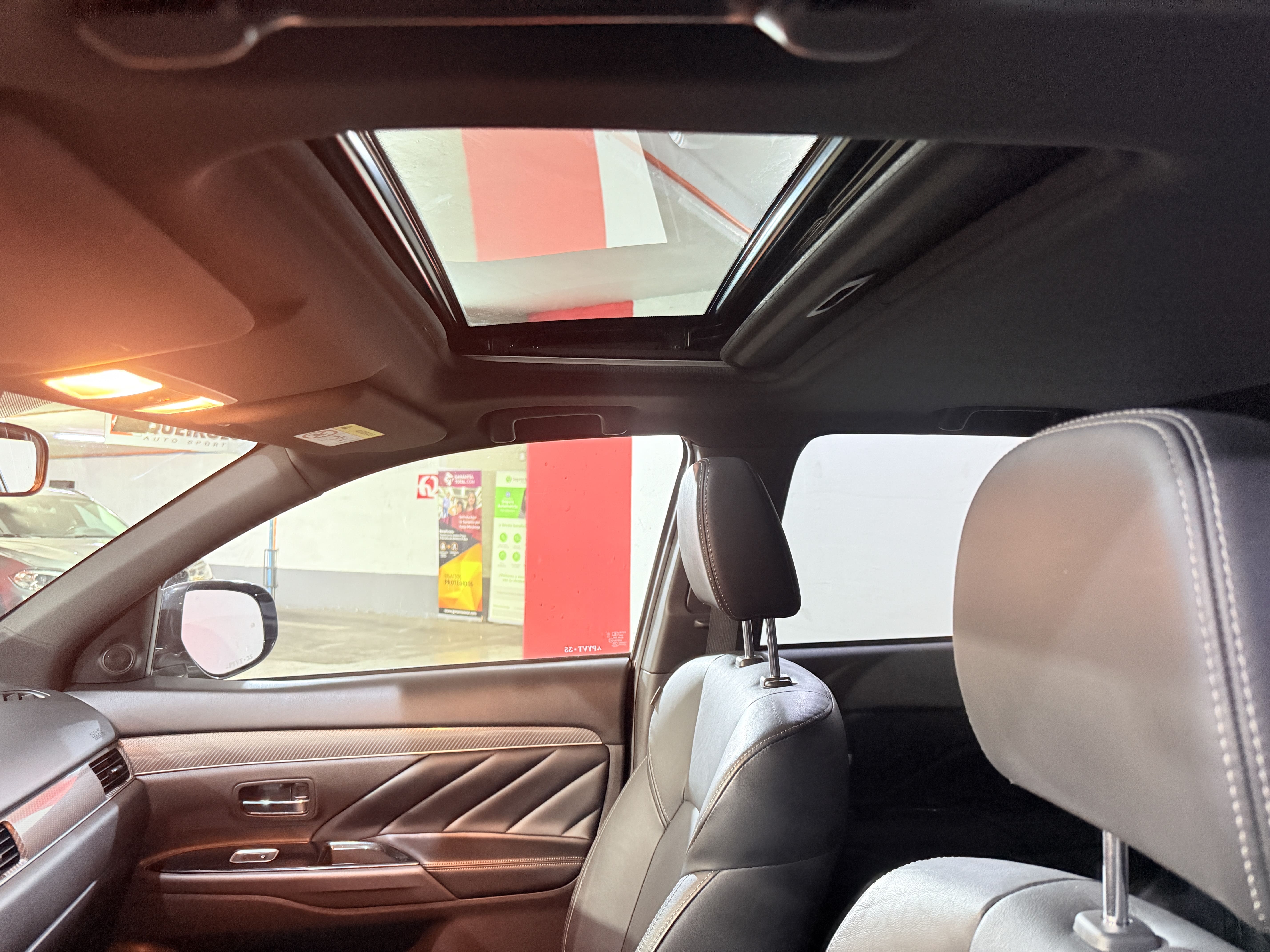 Mitsubishi Outlander — foto 15 de 15