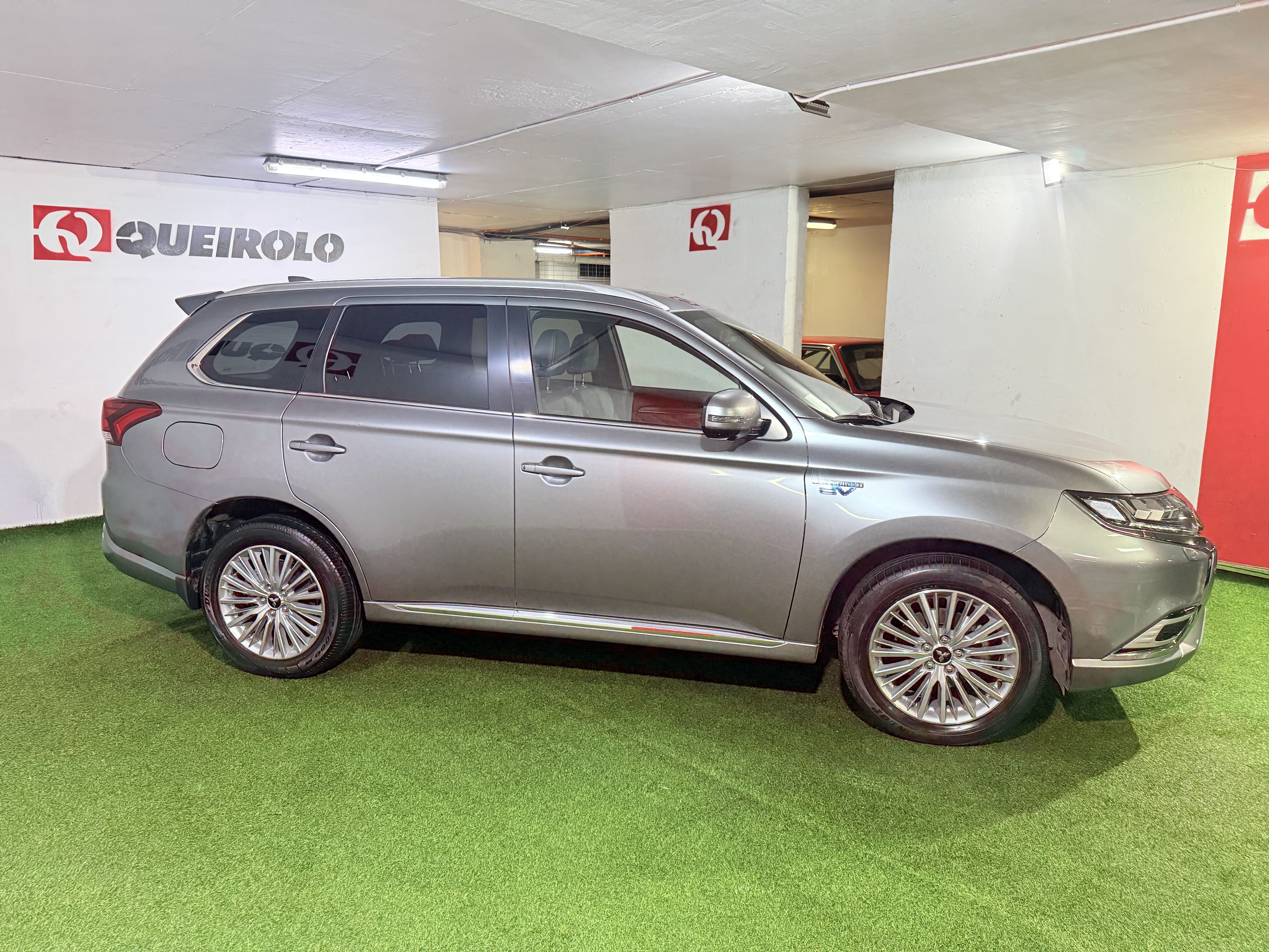 Mitsubishi Outlander — foto 5 de 15