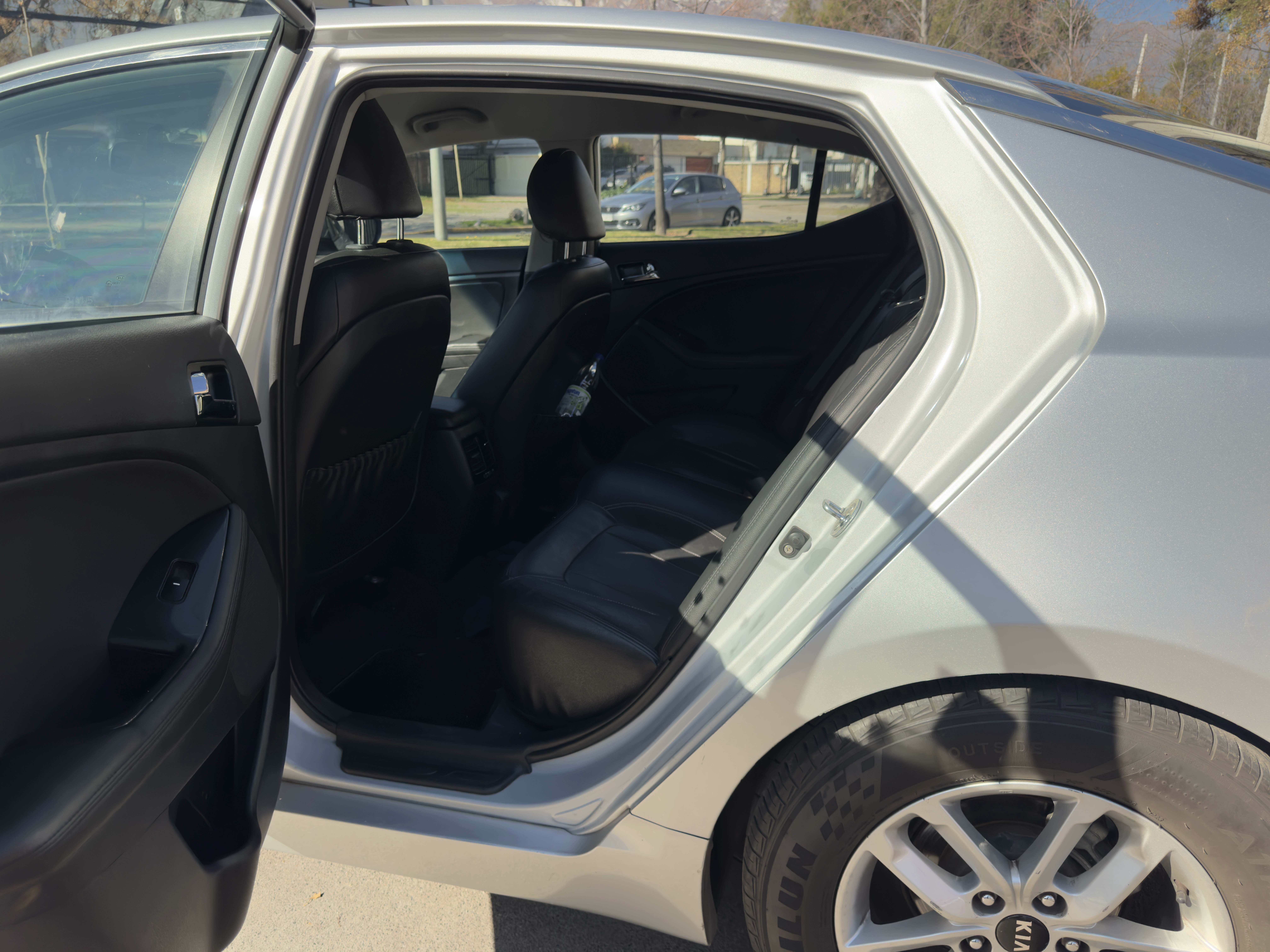 KIA Optima — foto 10 de 16