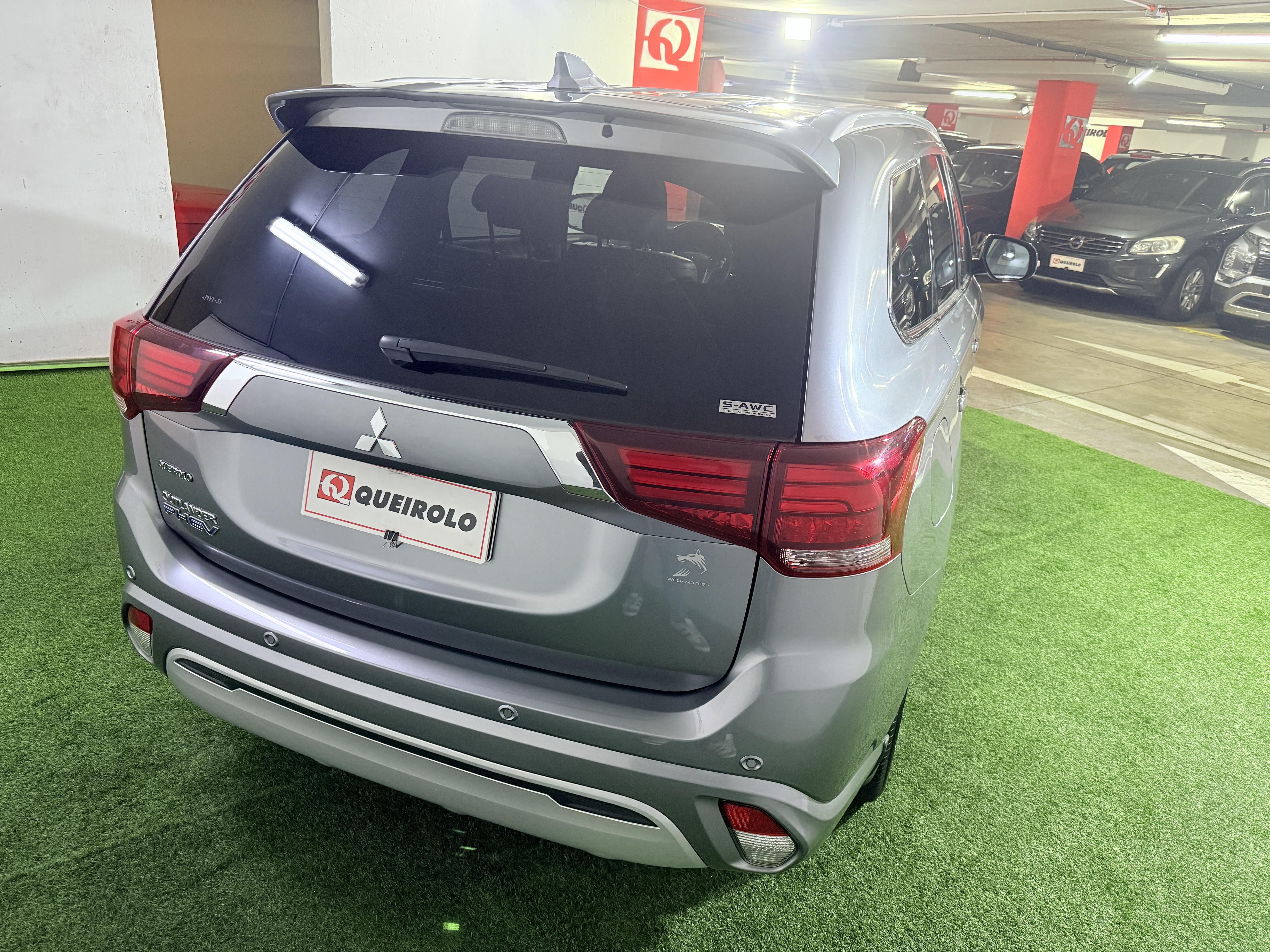 Mitsubishi Outlander — foto 7 de 15