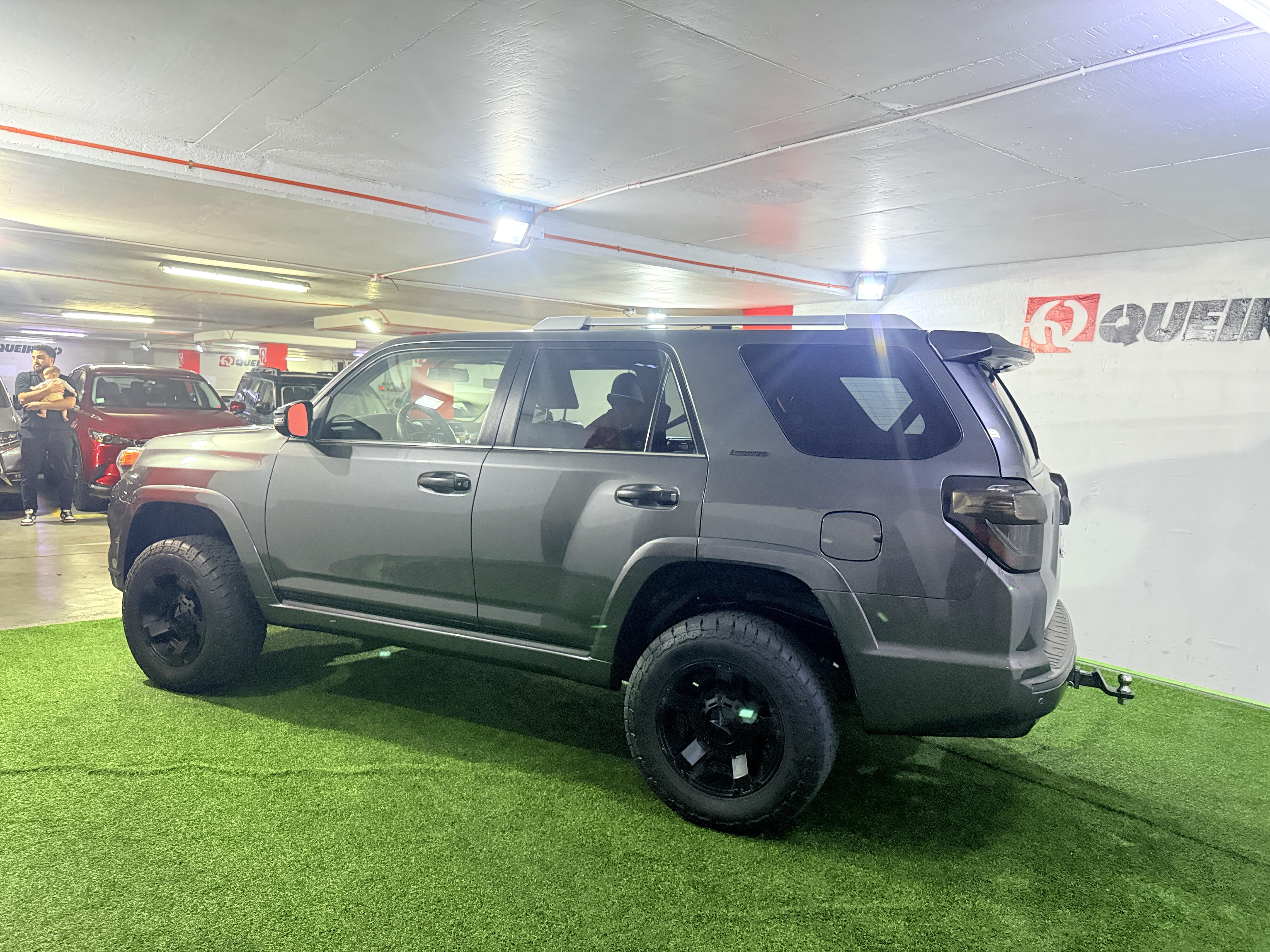 Toyota 4Runner — foto 5 de 14