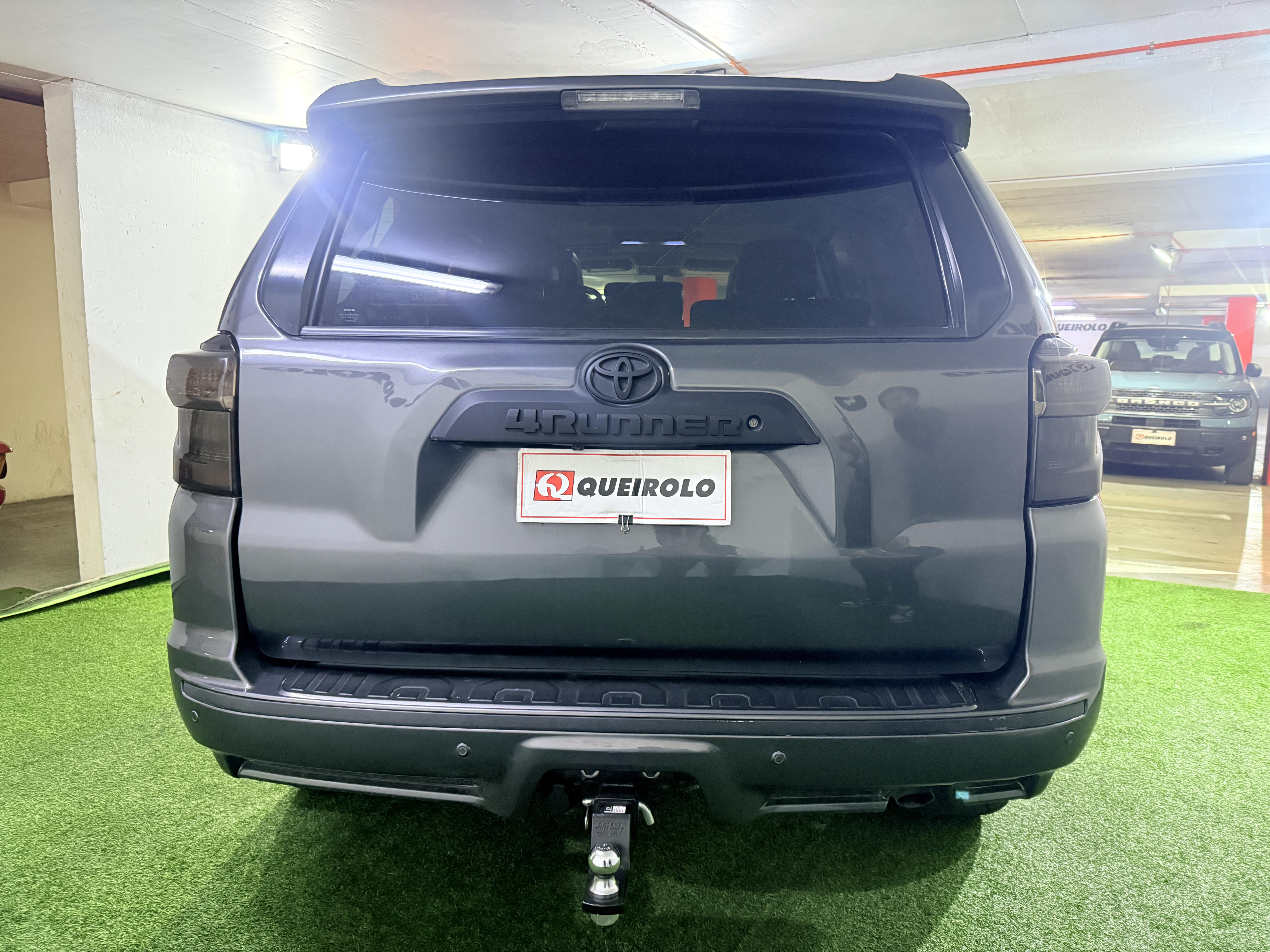 Toyota 4Runner — foto 7 de 14