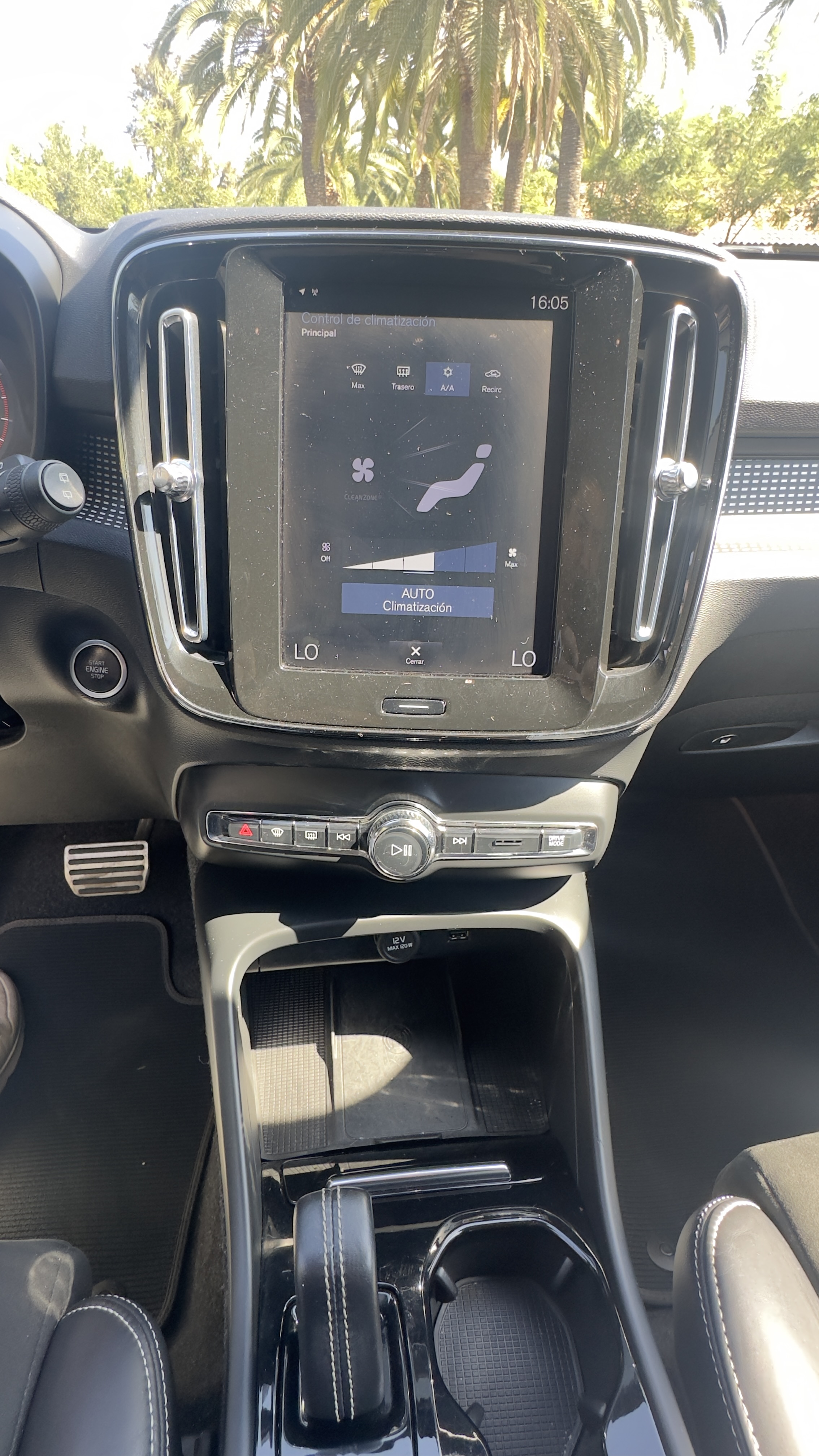 Volvo Xc40 — foto 7 de 9