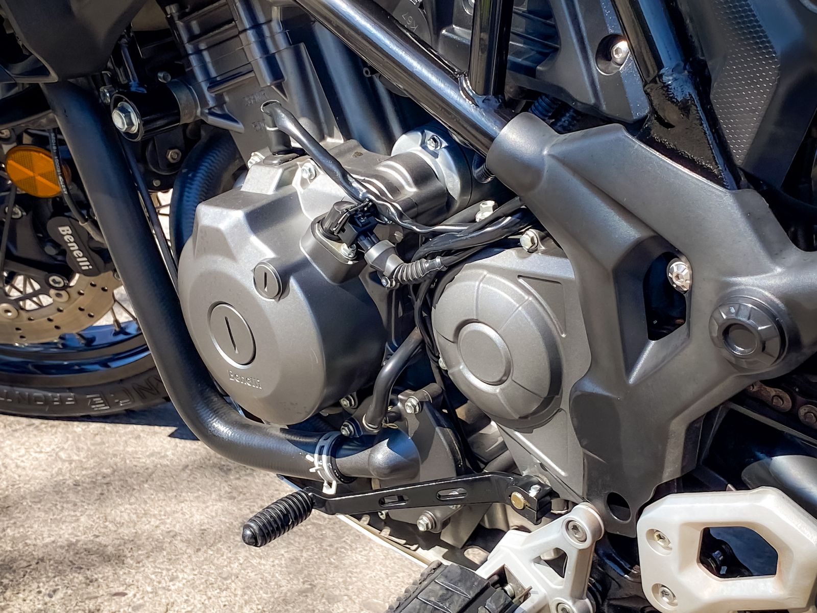 Benelli Trk 502X — foto 6 de 13