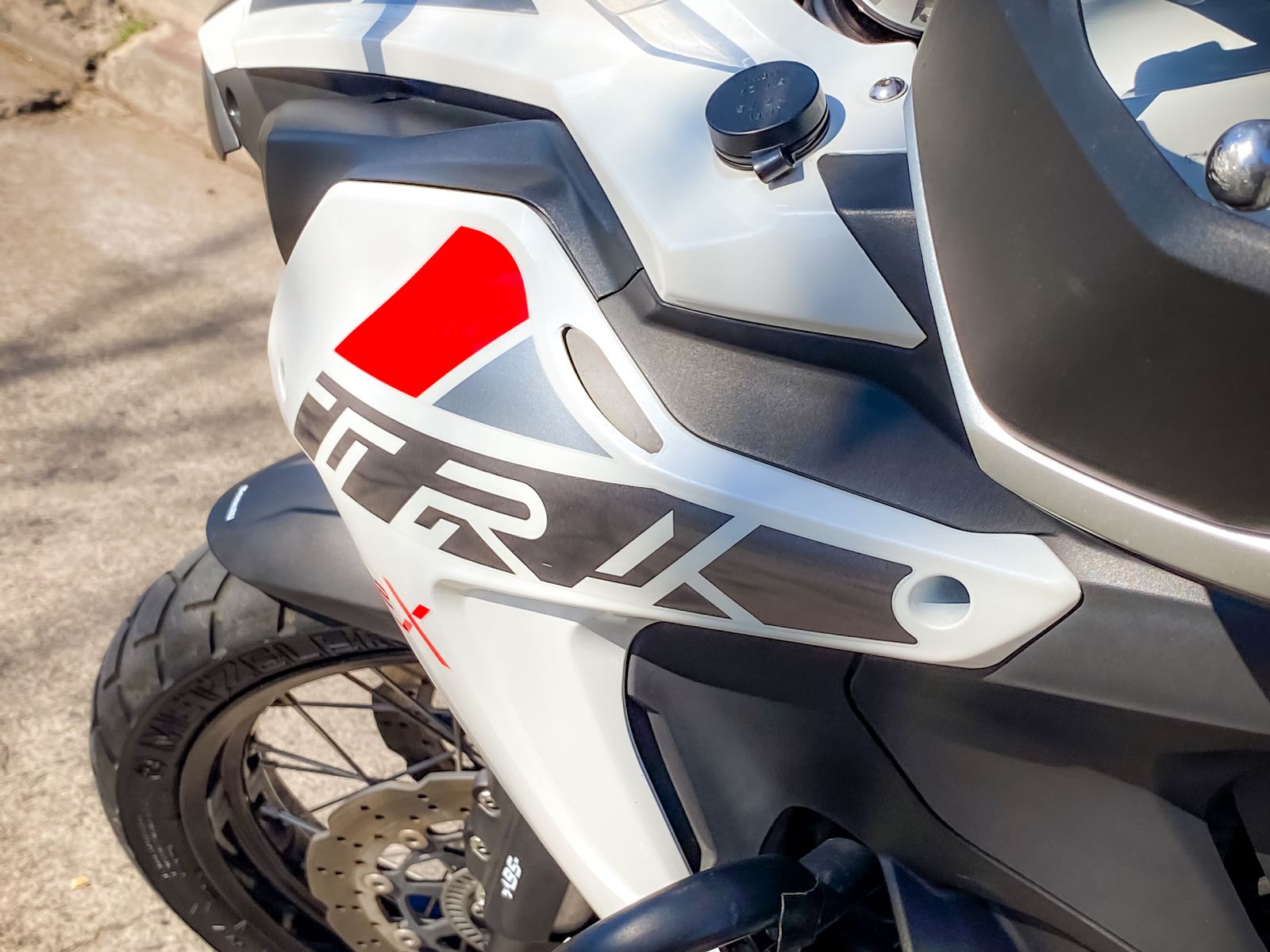 Benelli Trk 502X — foto 9 de 13