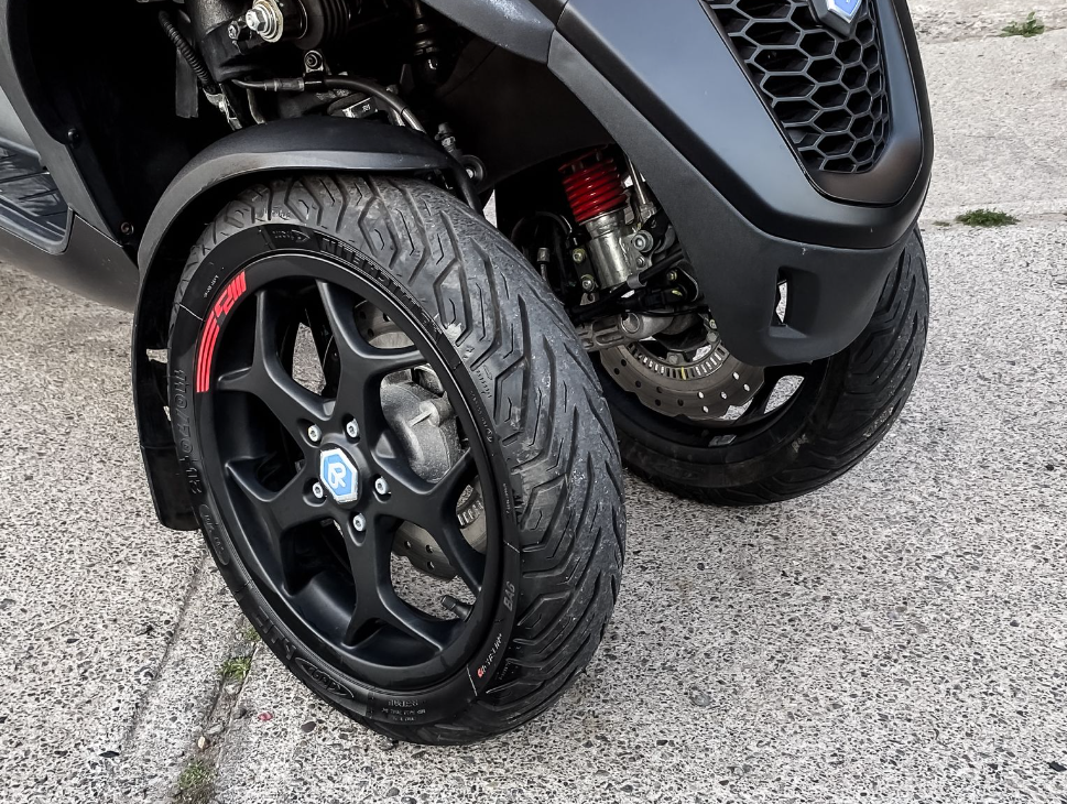Piaggio Mp3 500 Hpe Sport Advanced — foto 9 de 16