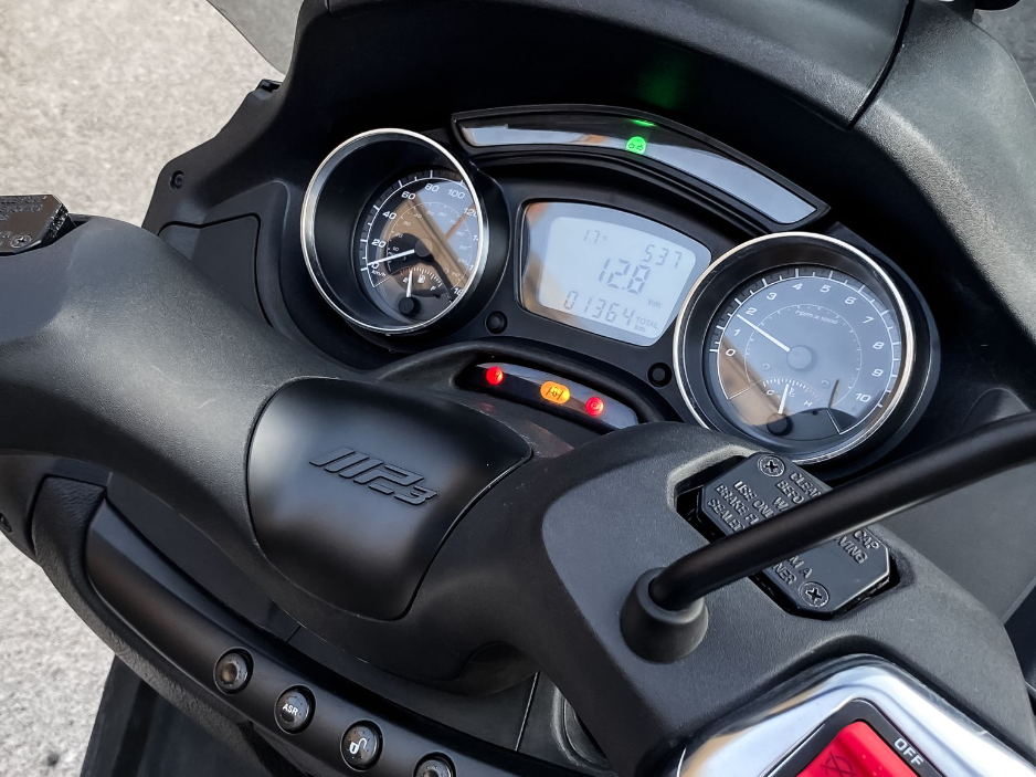 Piaggio Mp3 500 Hpe Sport Advanced — foto 12 de 16