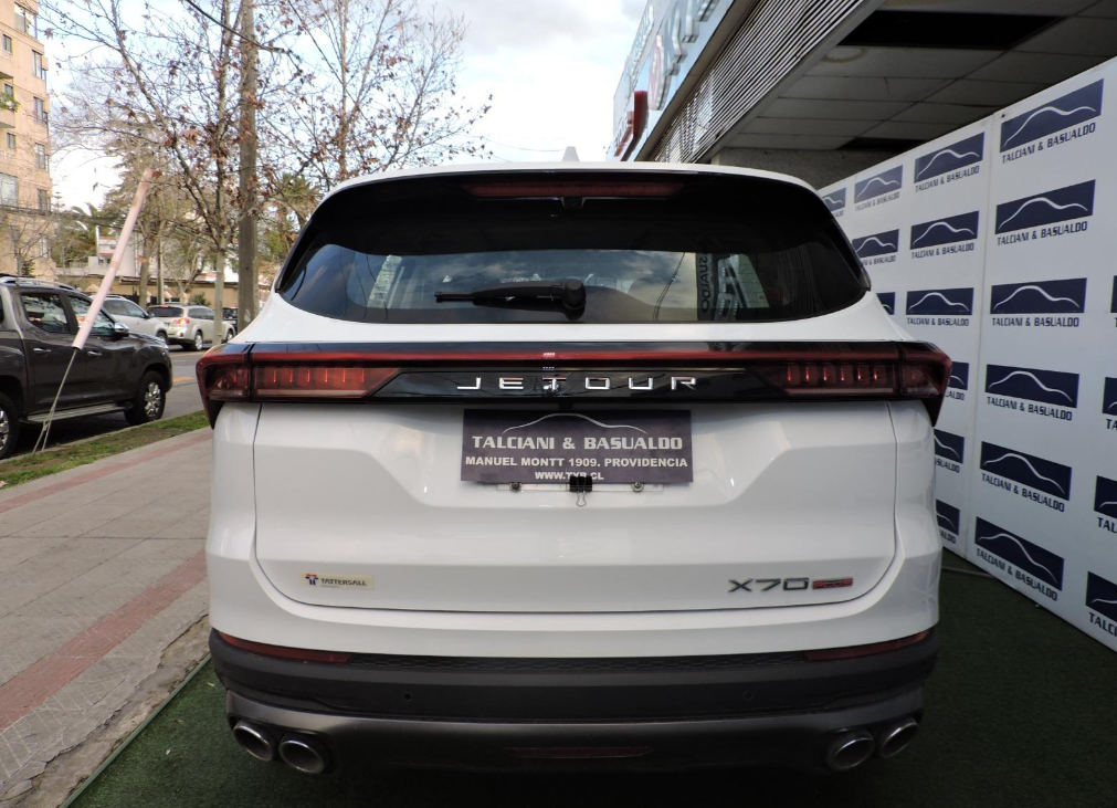 Jetour X70 — foto 16 de 19