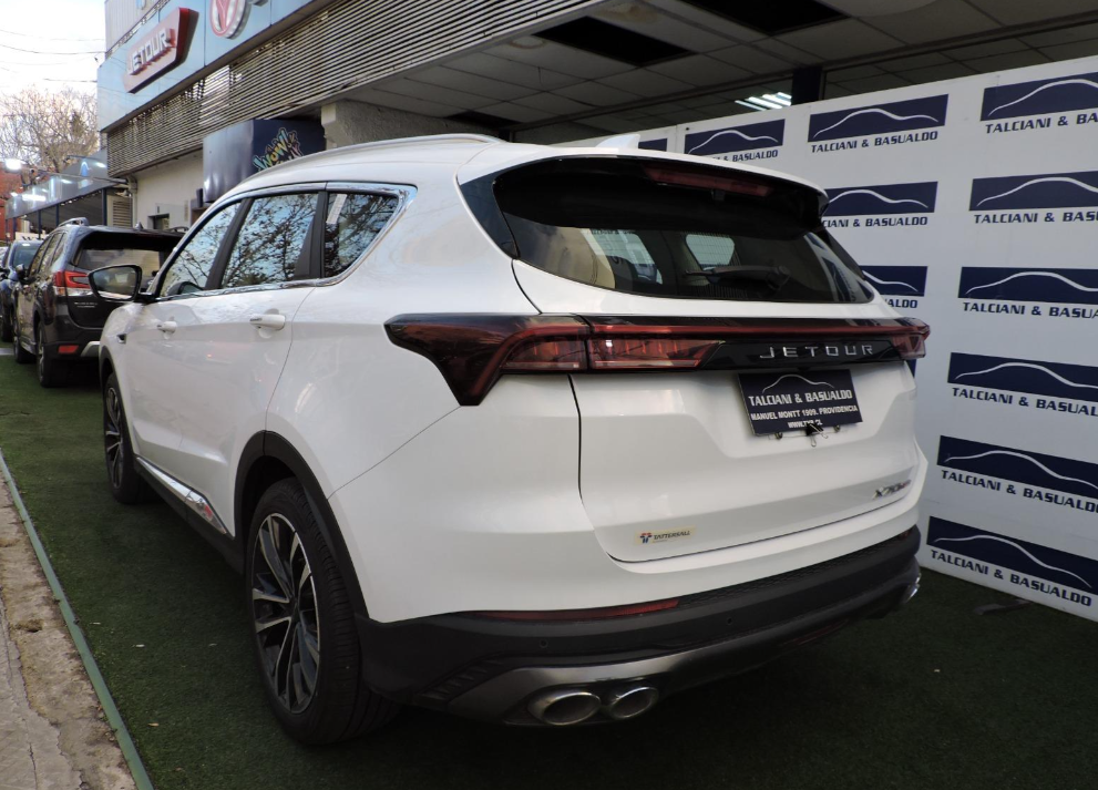Jetour X70 — foto 17 de 19