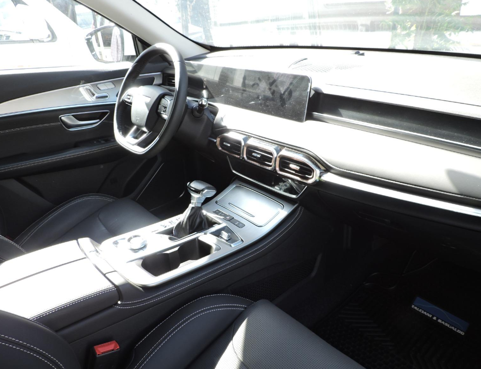 Jetour X70 — foto 6 de 19
