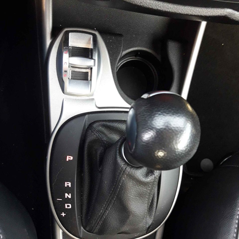 Alfa Romeo Mito — foto 16 de 18