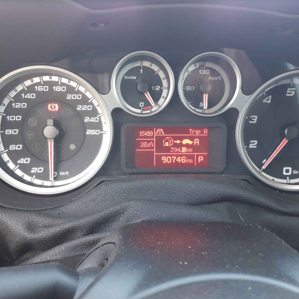 Alfa Romeo Mito — foto 13 de 18