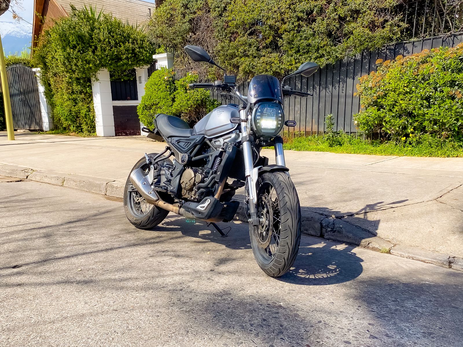 Voge 300 Ac — foto 2 de 11